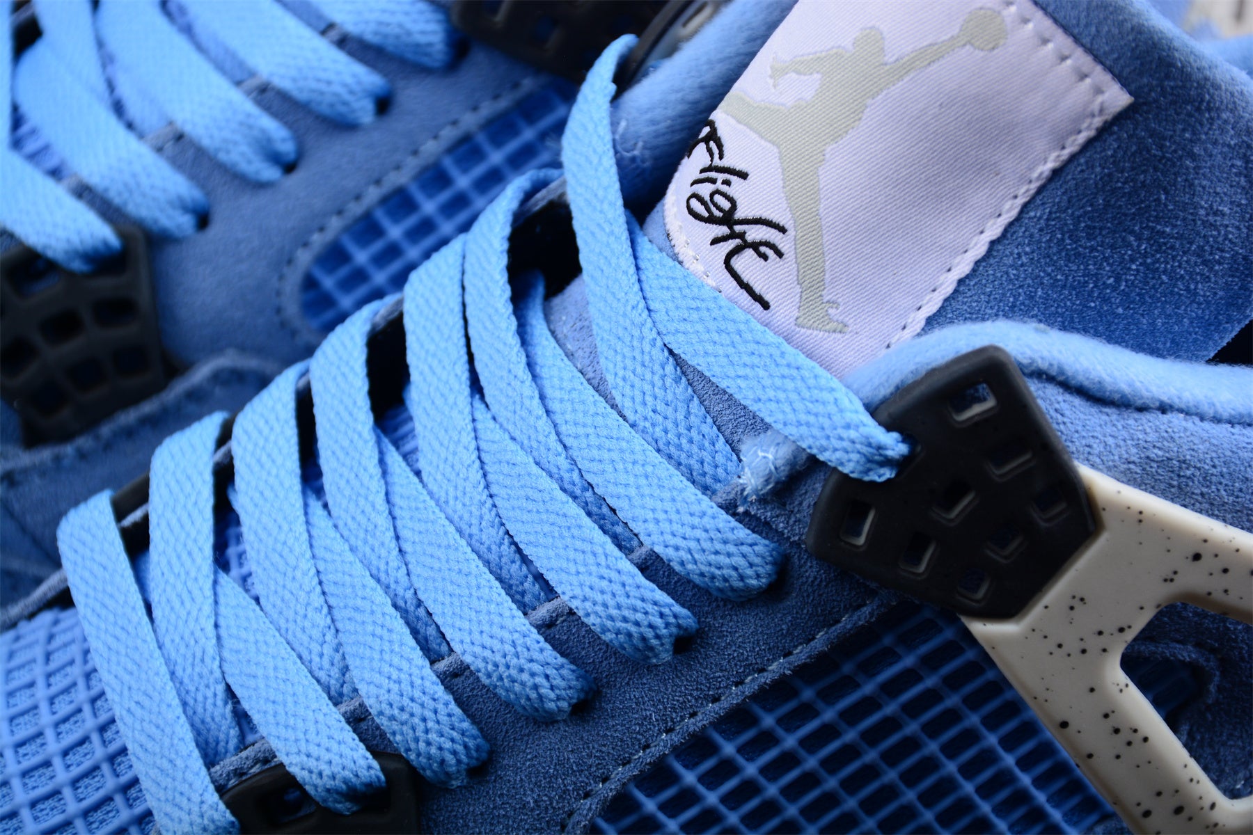 Jordan 4 Retro University Blue