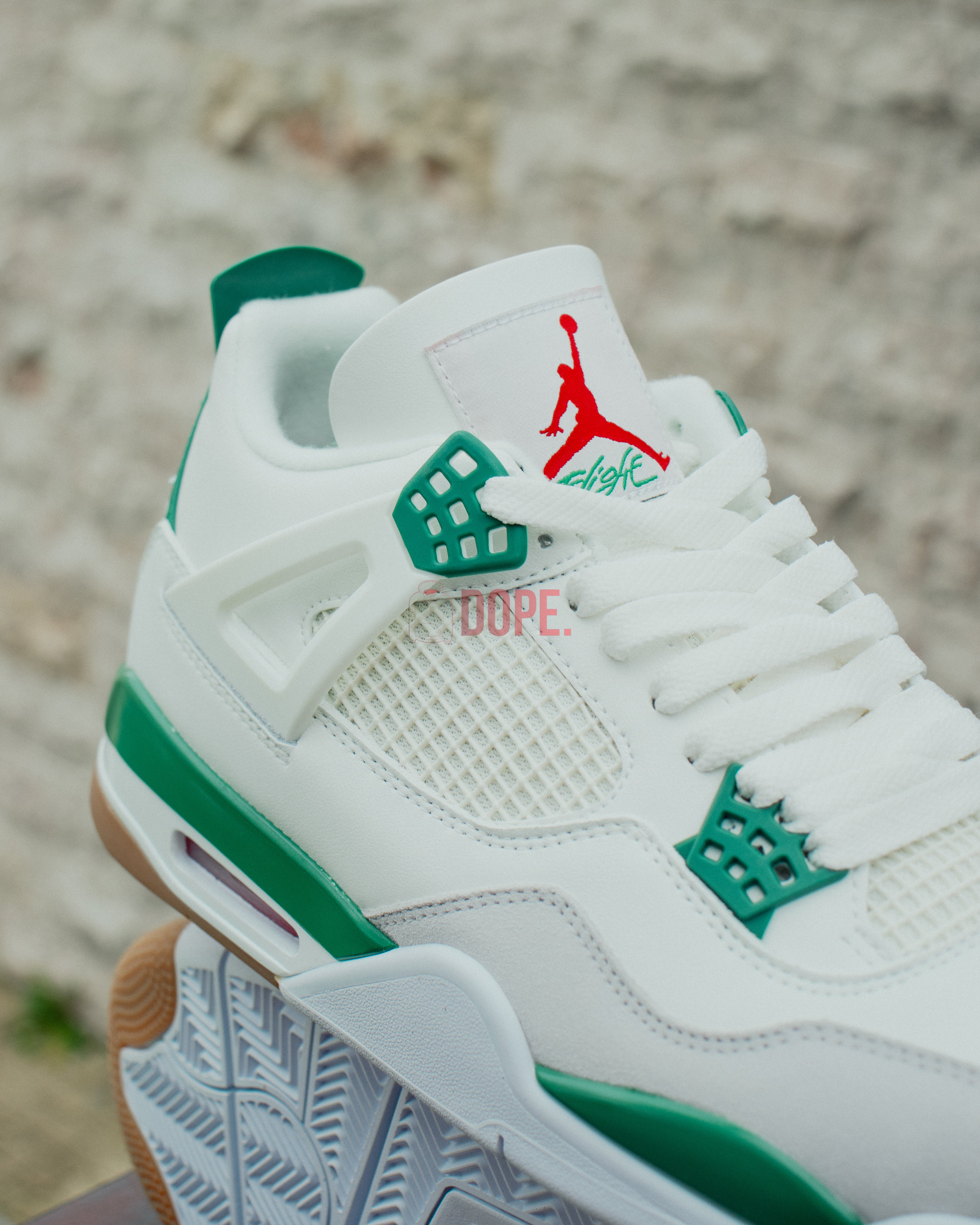 Jordan 4 Retro SB Pine Green