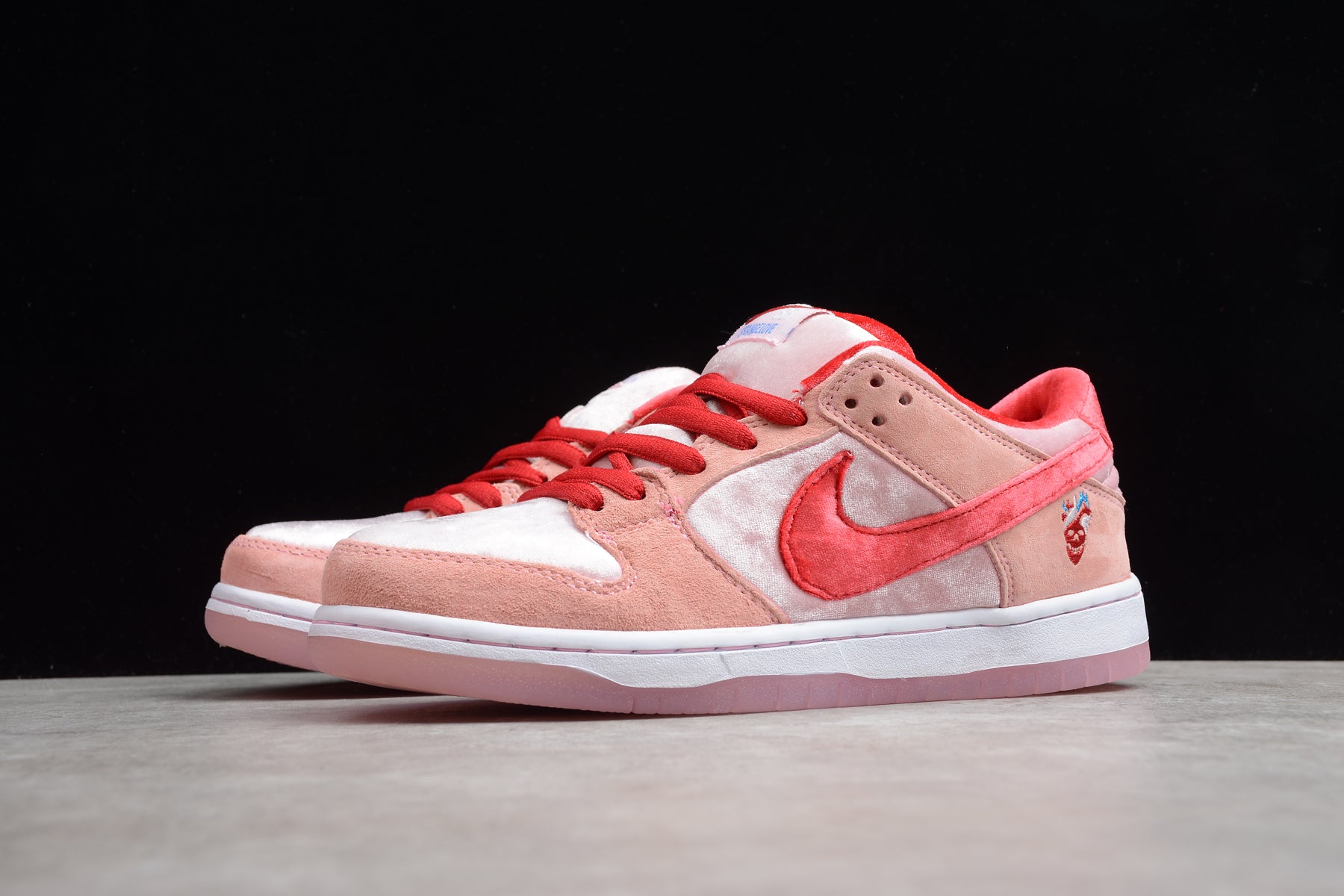 Nike Dunk SB StrangeLove Skateboards