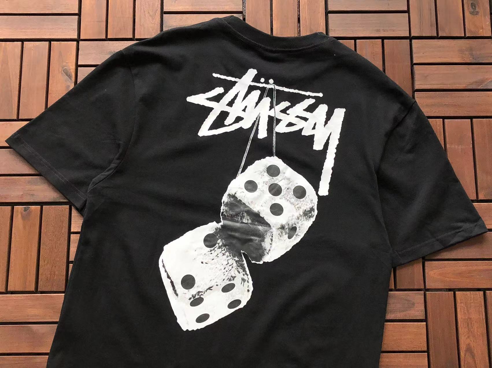 T-Shirt Stussy