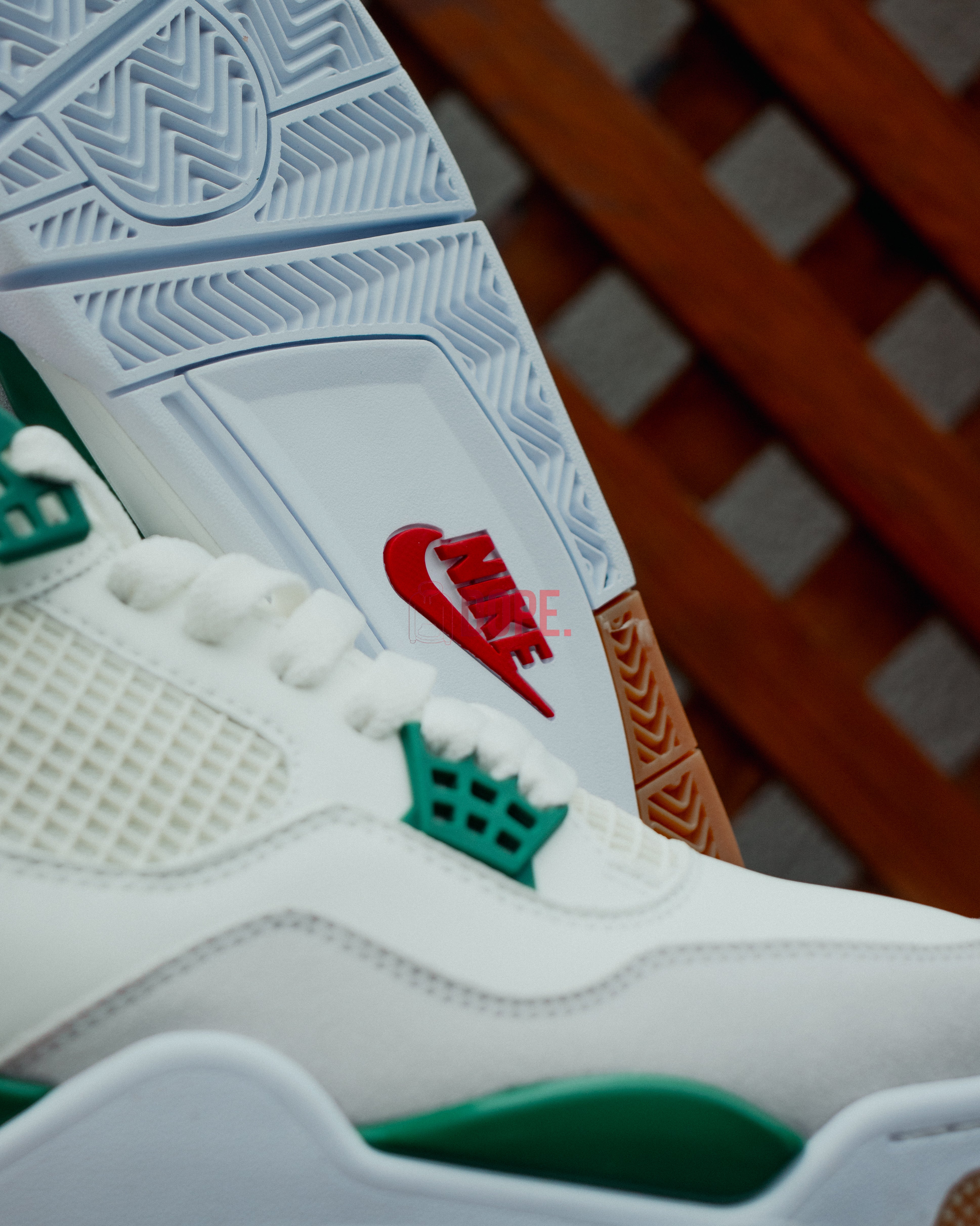 Jordan 4 Retro SB Pine Green