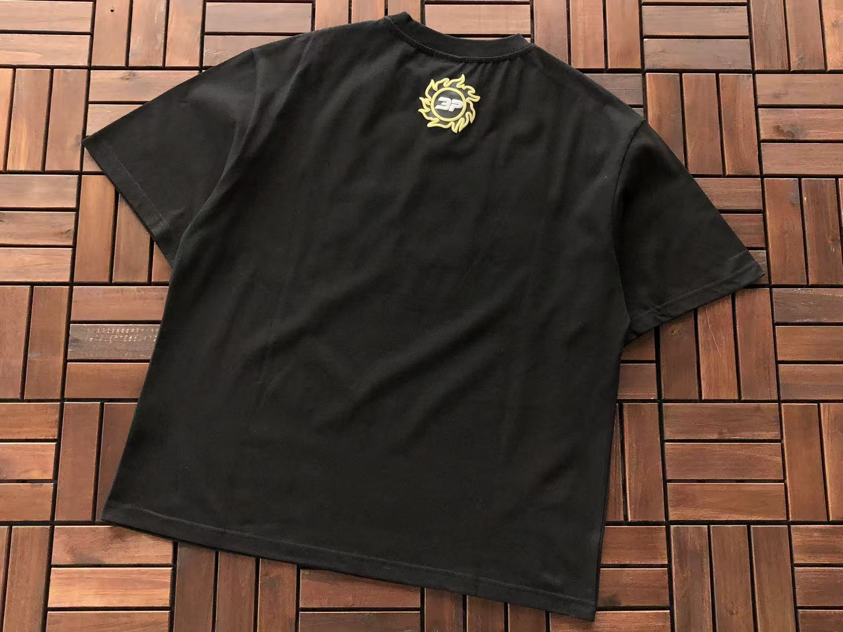 T-Shirt Broken Planet