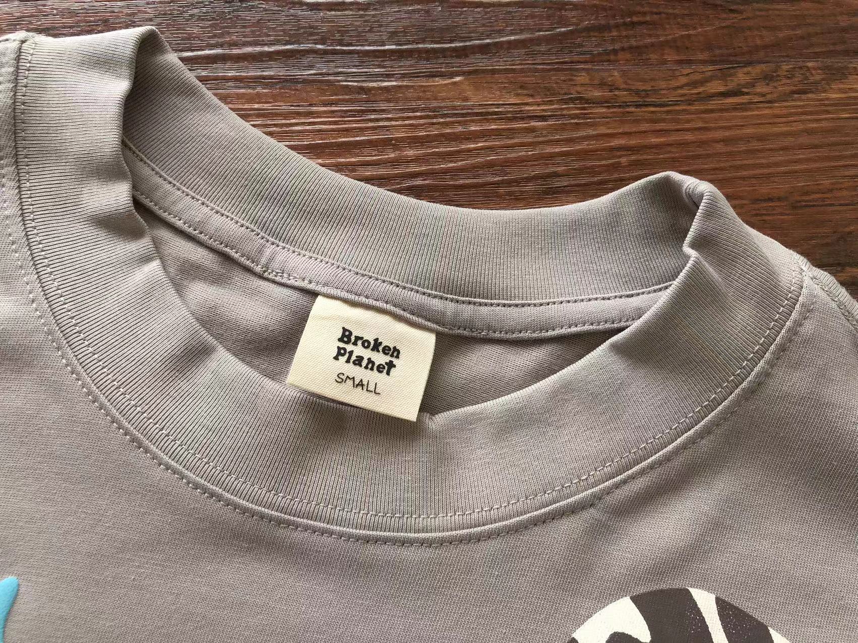 T-Shirt Broken Planet So many planets