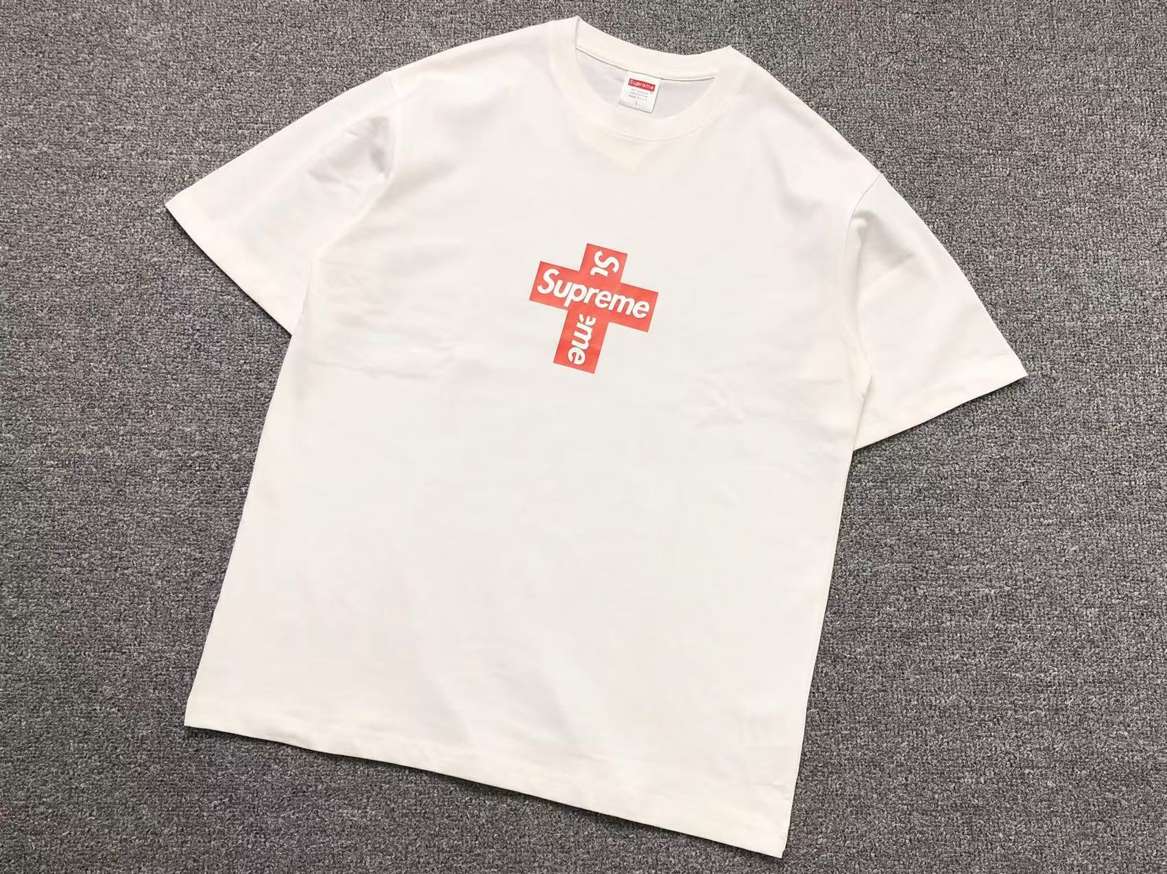 T-Shirt Supreme