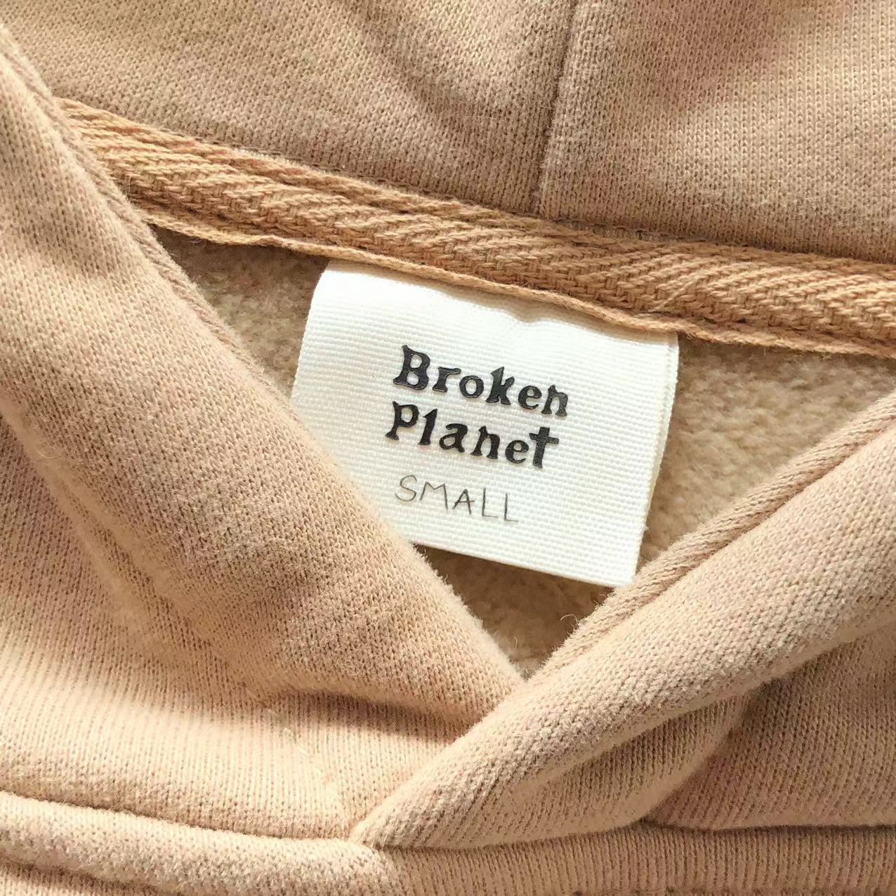 Broken Planet Hoodie "off the grid"