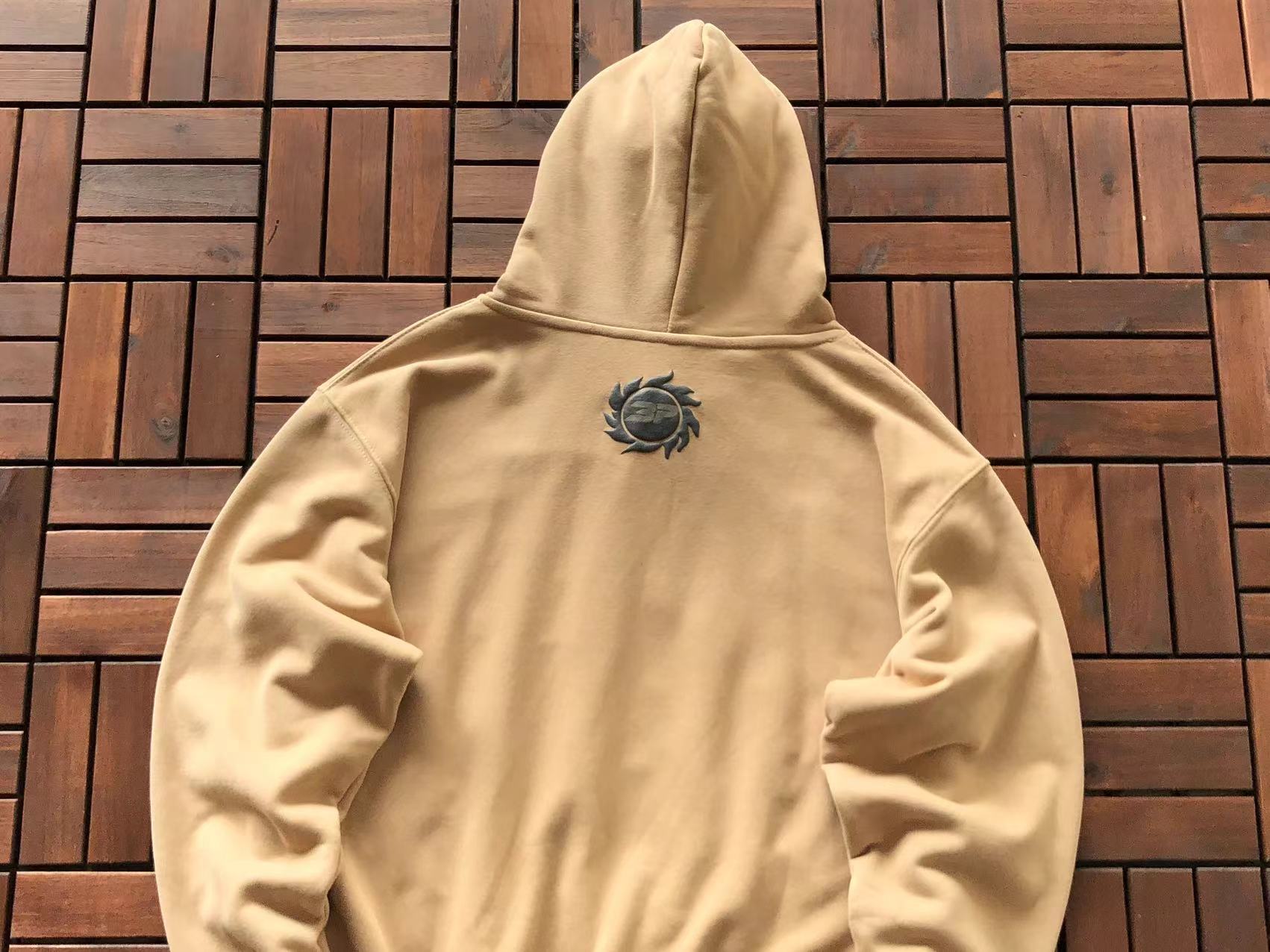 Broken Planet Hoodie "off the grid"