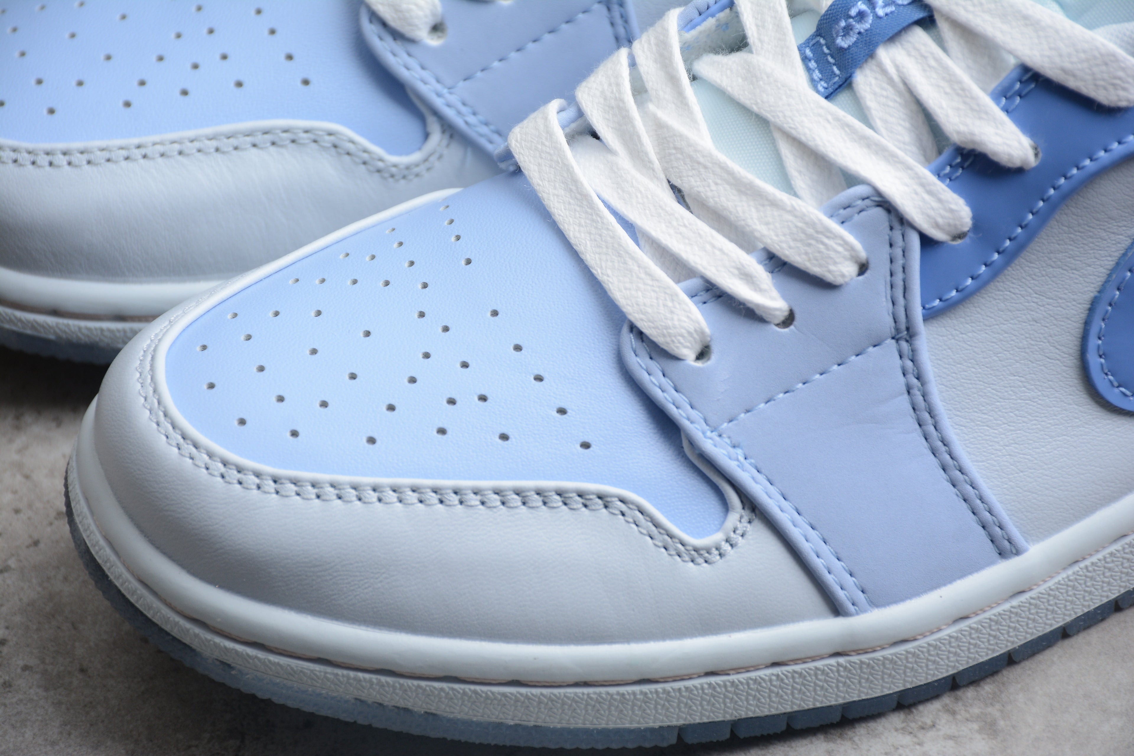 Jordan 1 Low SE Mighty Swooshers