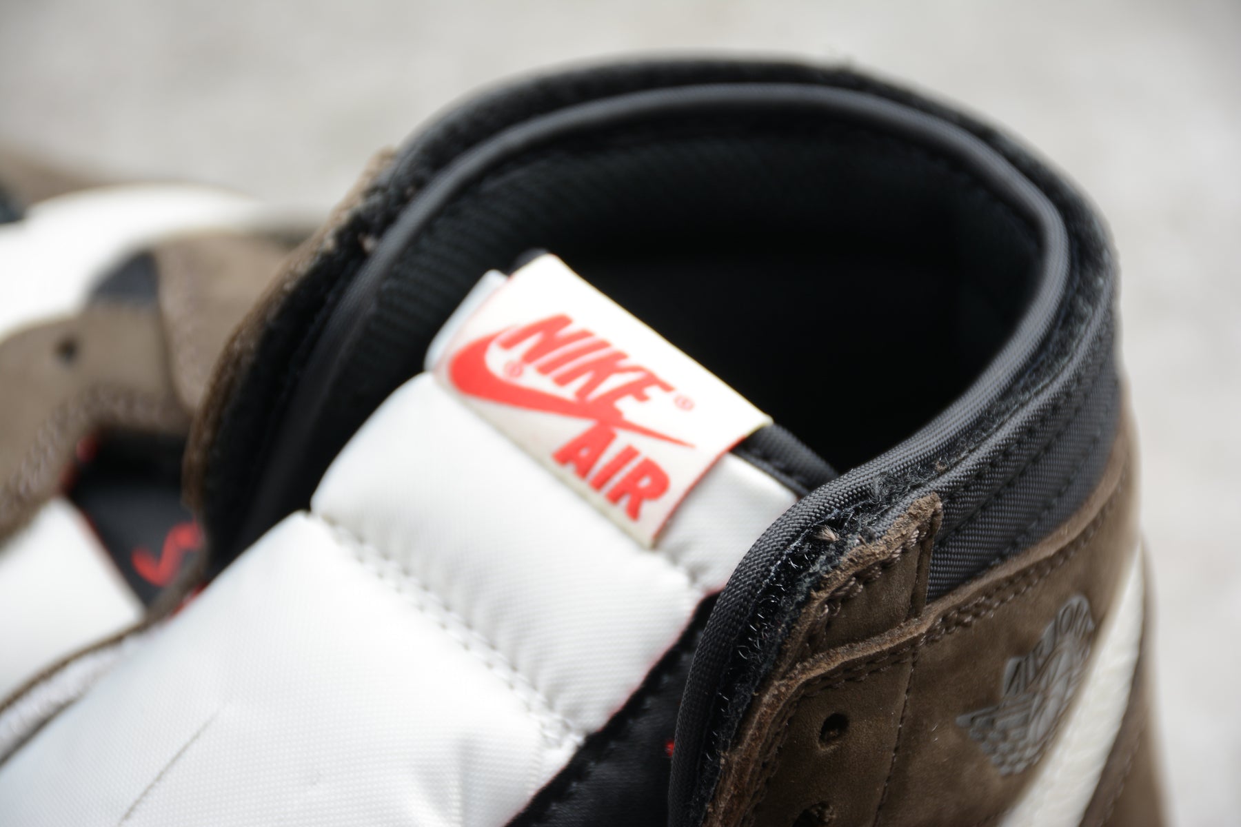 Jordan 1 Retro High OG Travis Scott Mocha