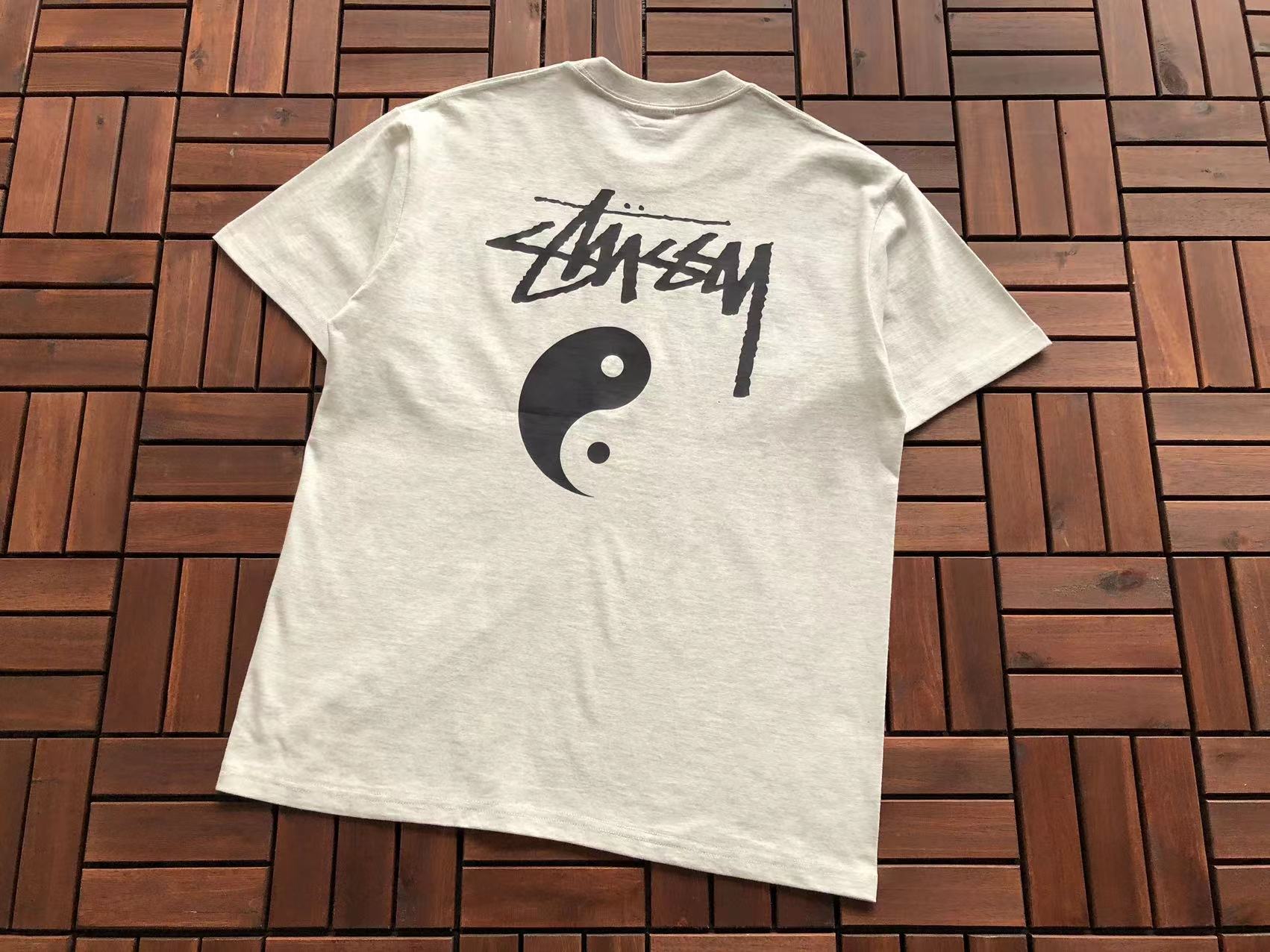 T-Shirt Stussy