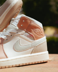 Jordan 1 Mid Milan