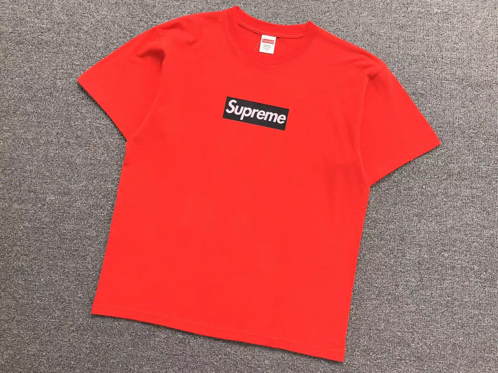 T-Shirt Supreme