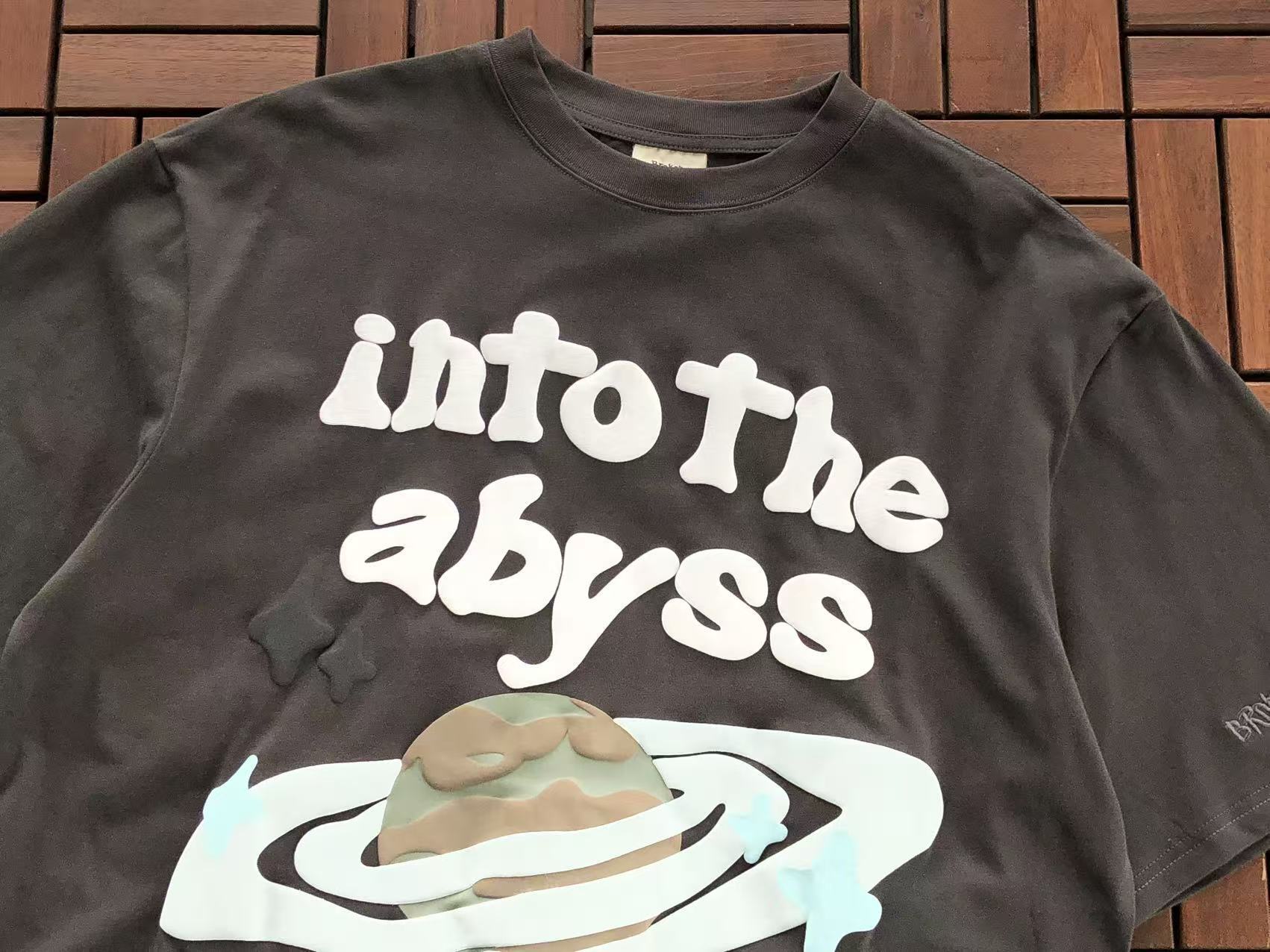 T-Shirt Broken Planet