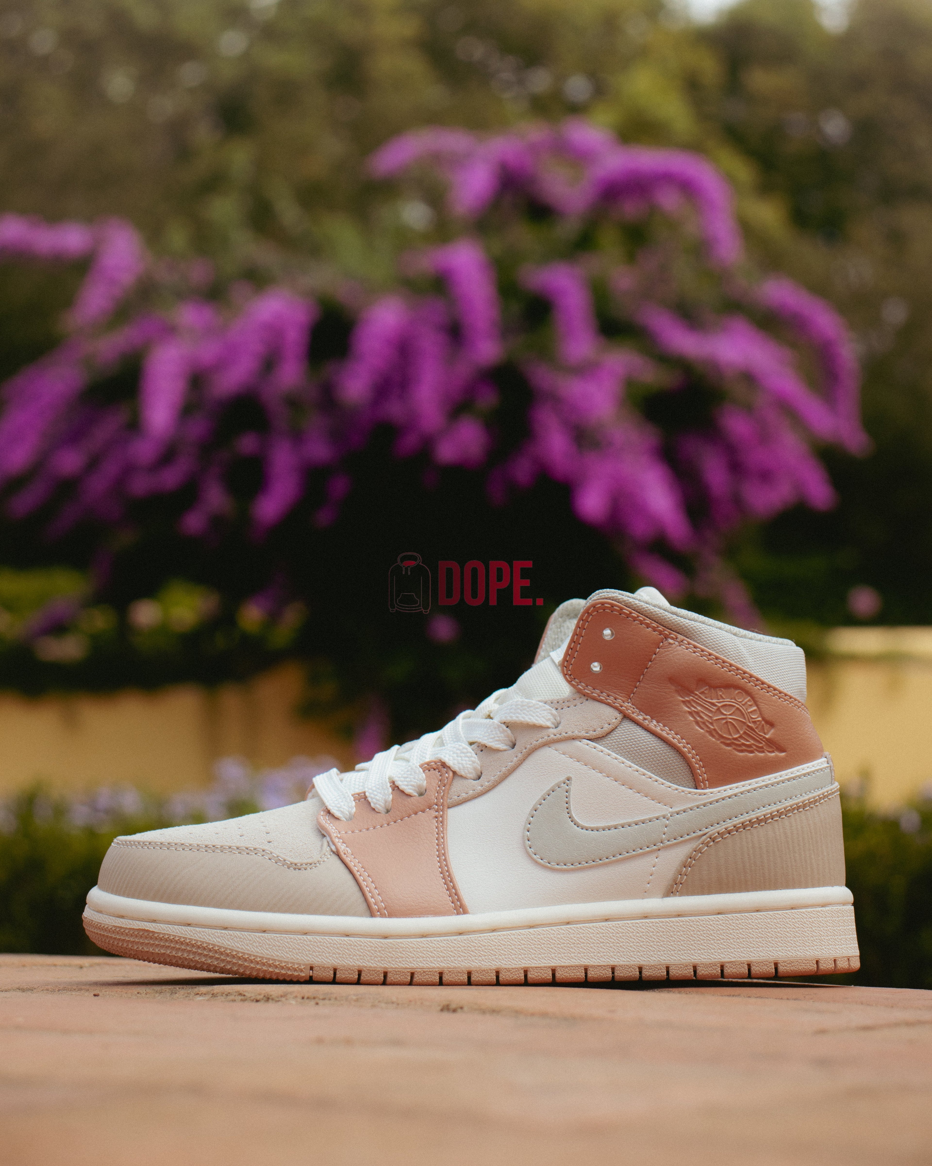 Jordan 1 Mid Milan