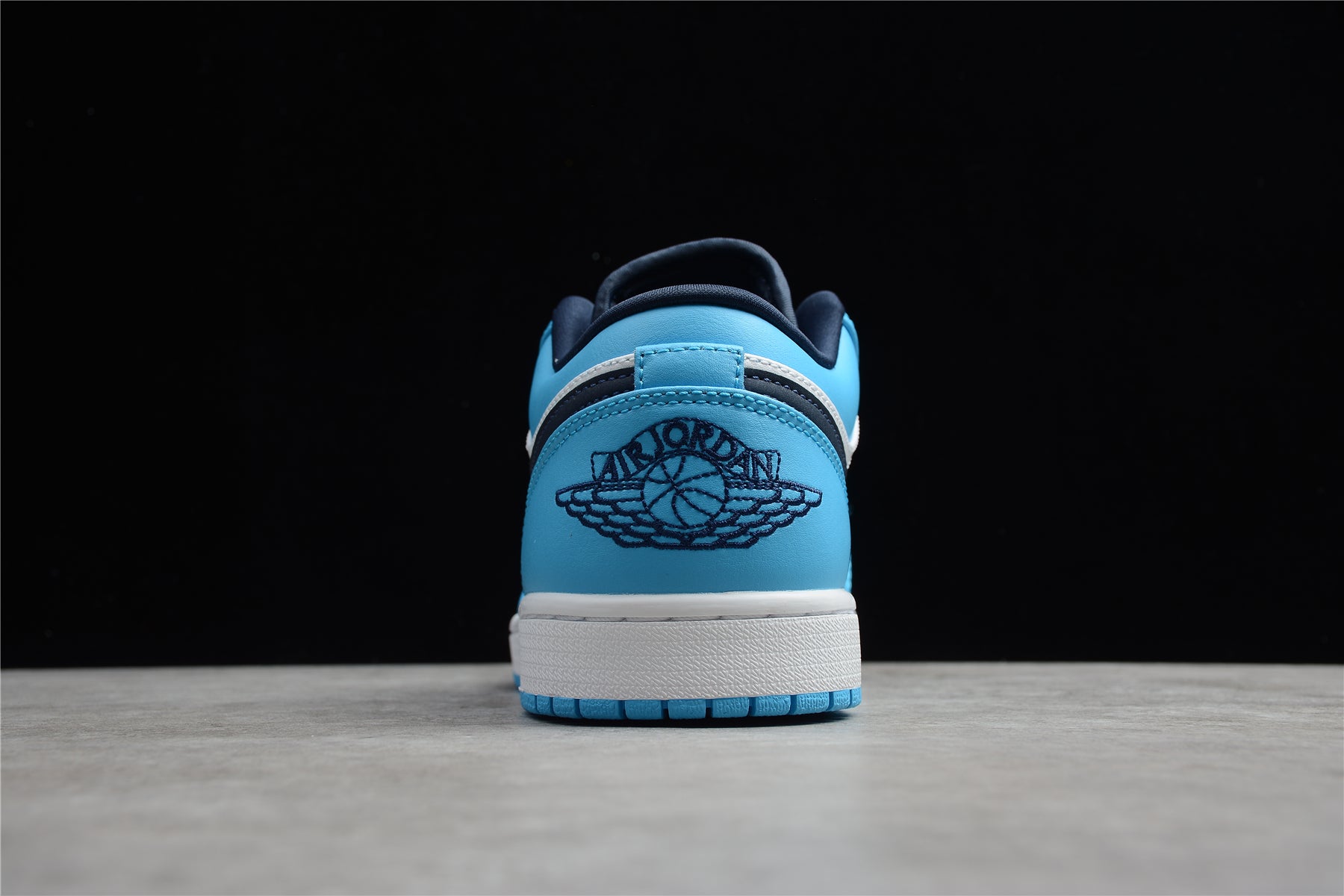 Jordan 1 Low UNC