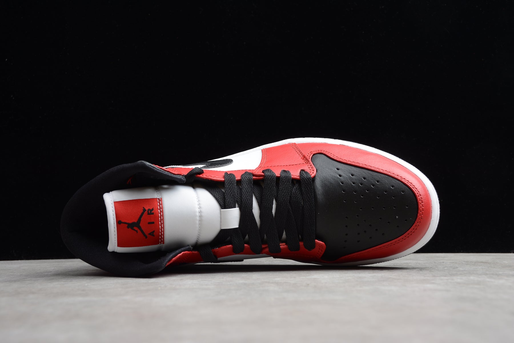 Jordan 1 Mid Chicago Toe