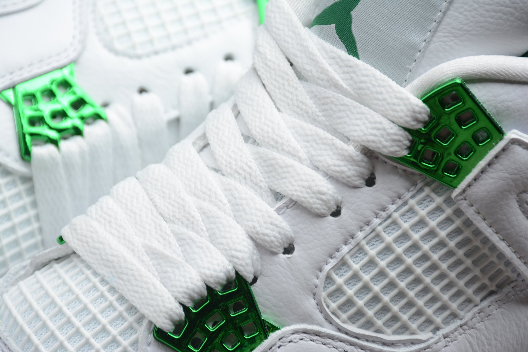 Jordan 4 Retro Metallic Green