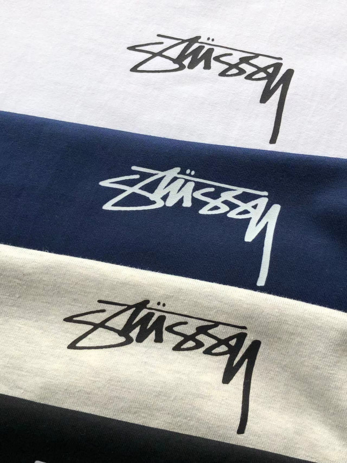 T-Shirt Stussy