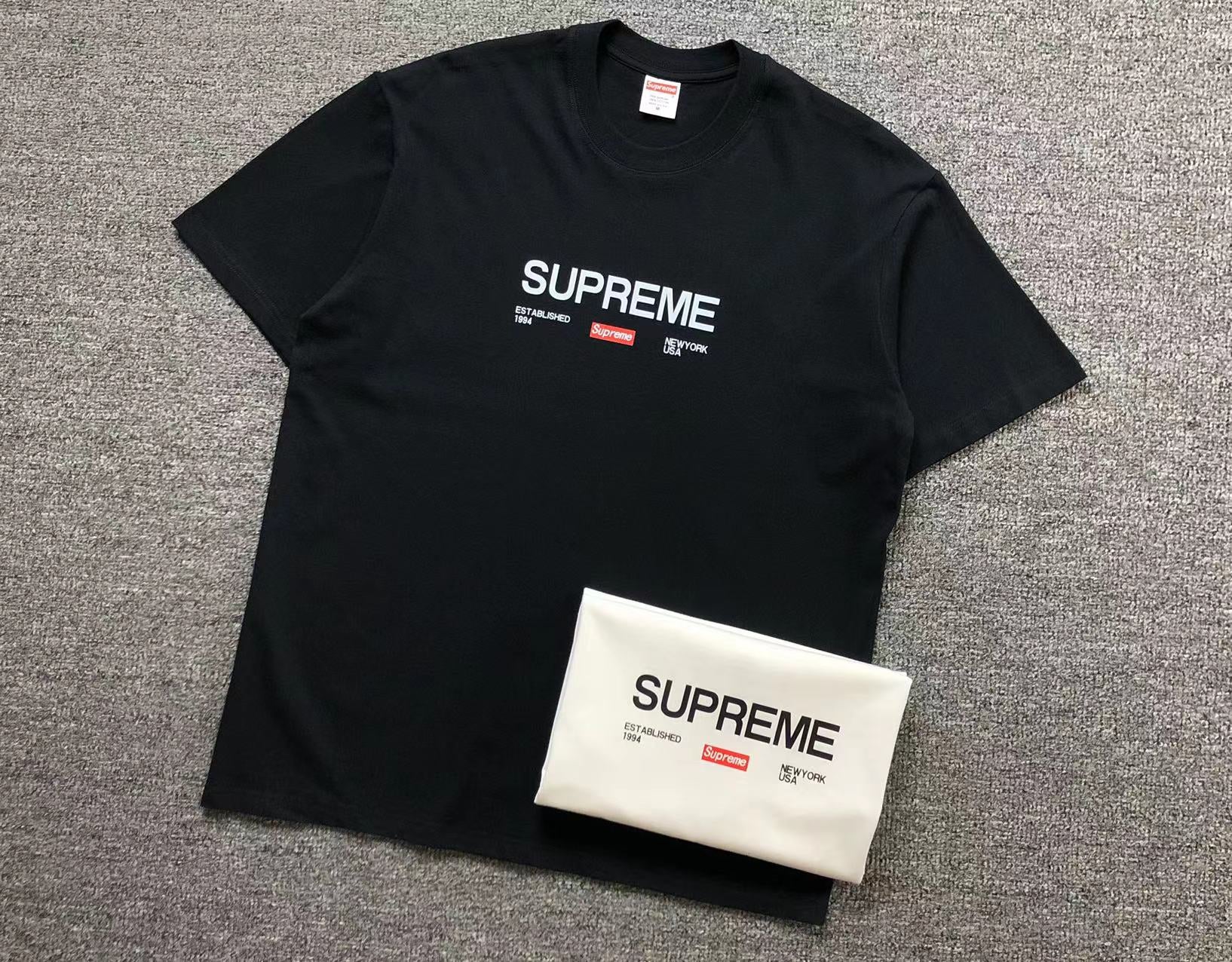 T-Shirt Supreme