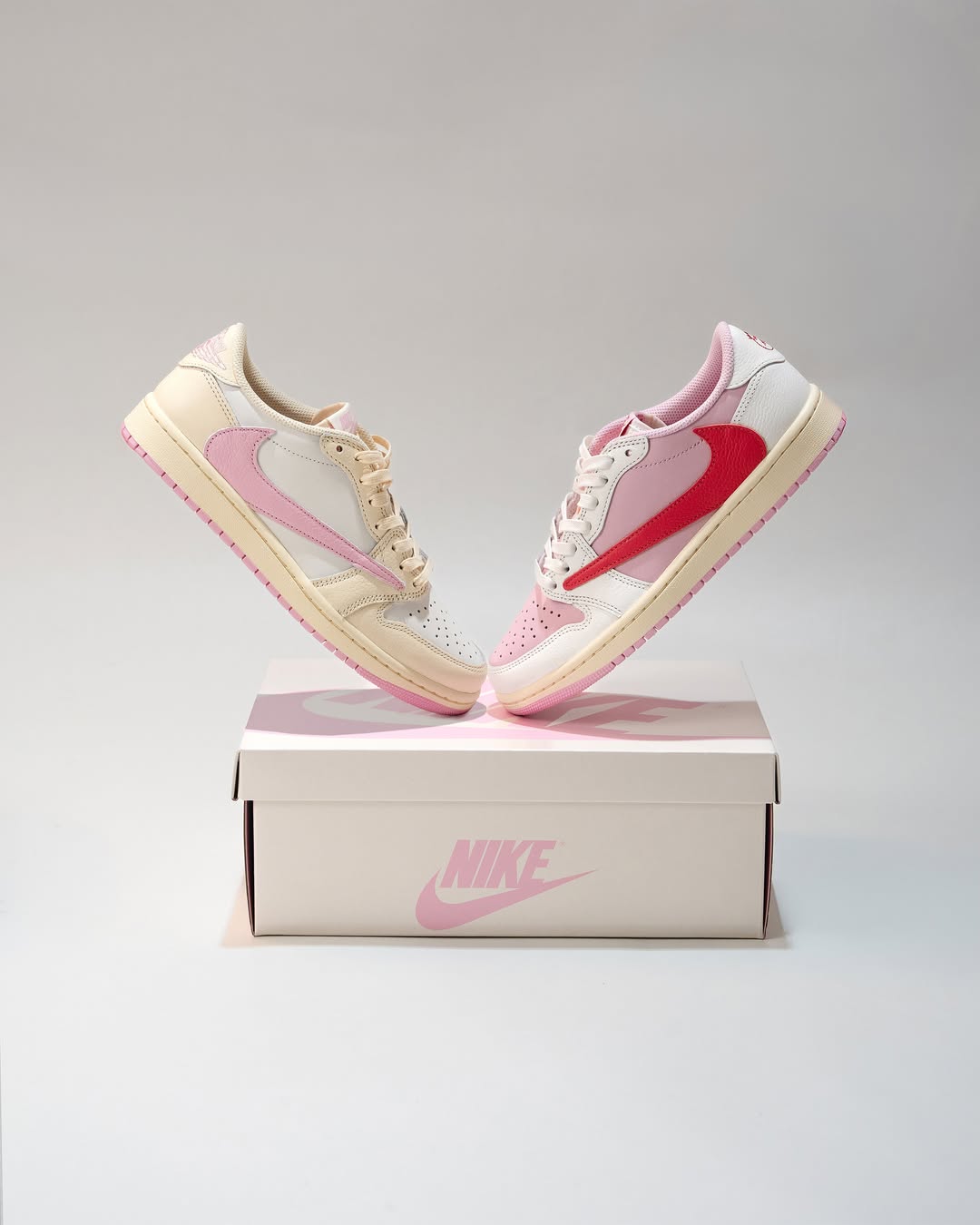 [PINK PACK] Jordan 1 Retro Low OG SP Travis Scott Sail Tropical Pink & Shy Pink