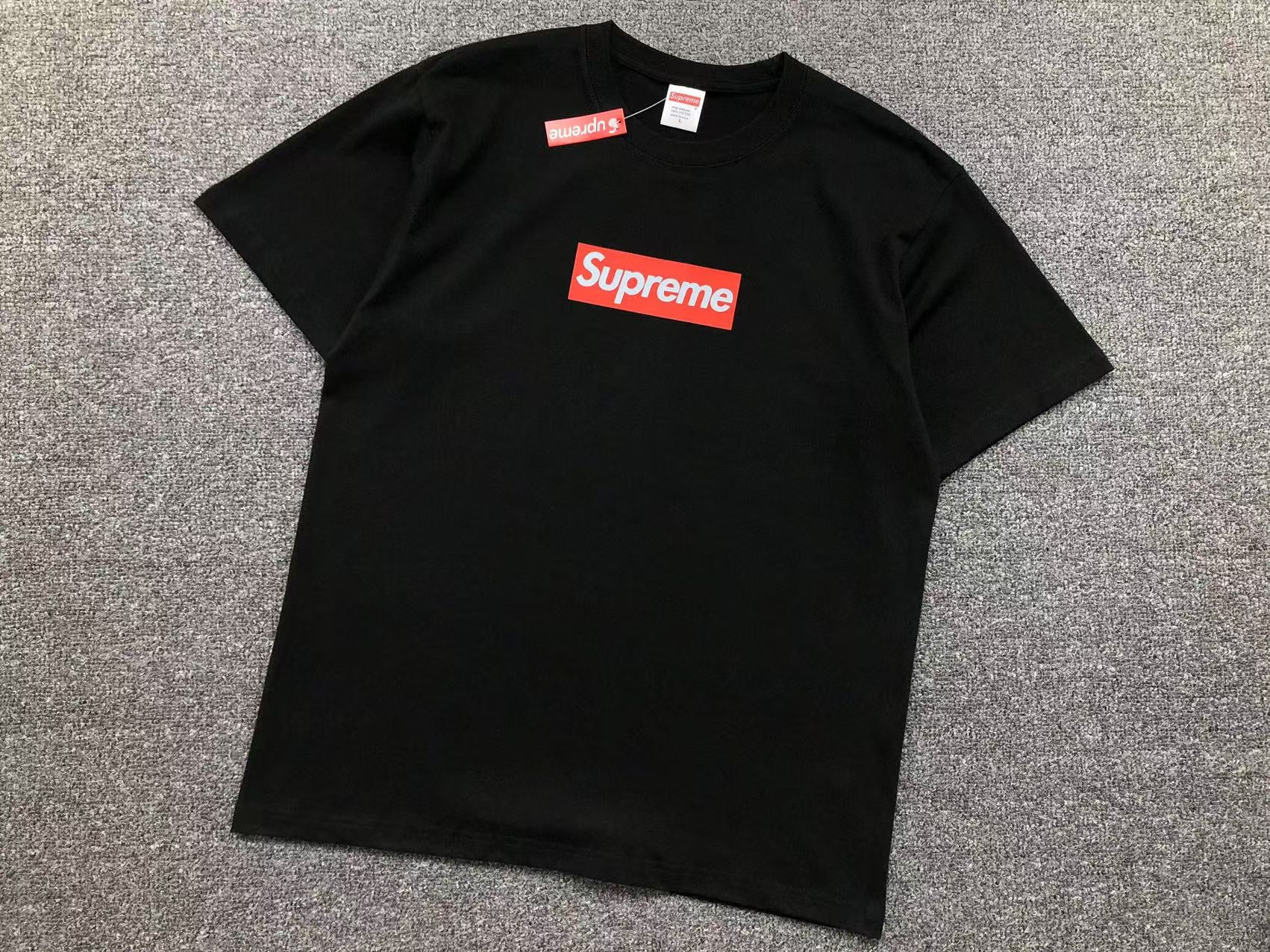 T-Shirt Supreme