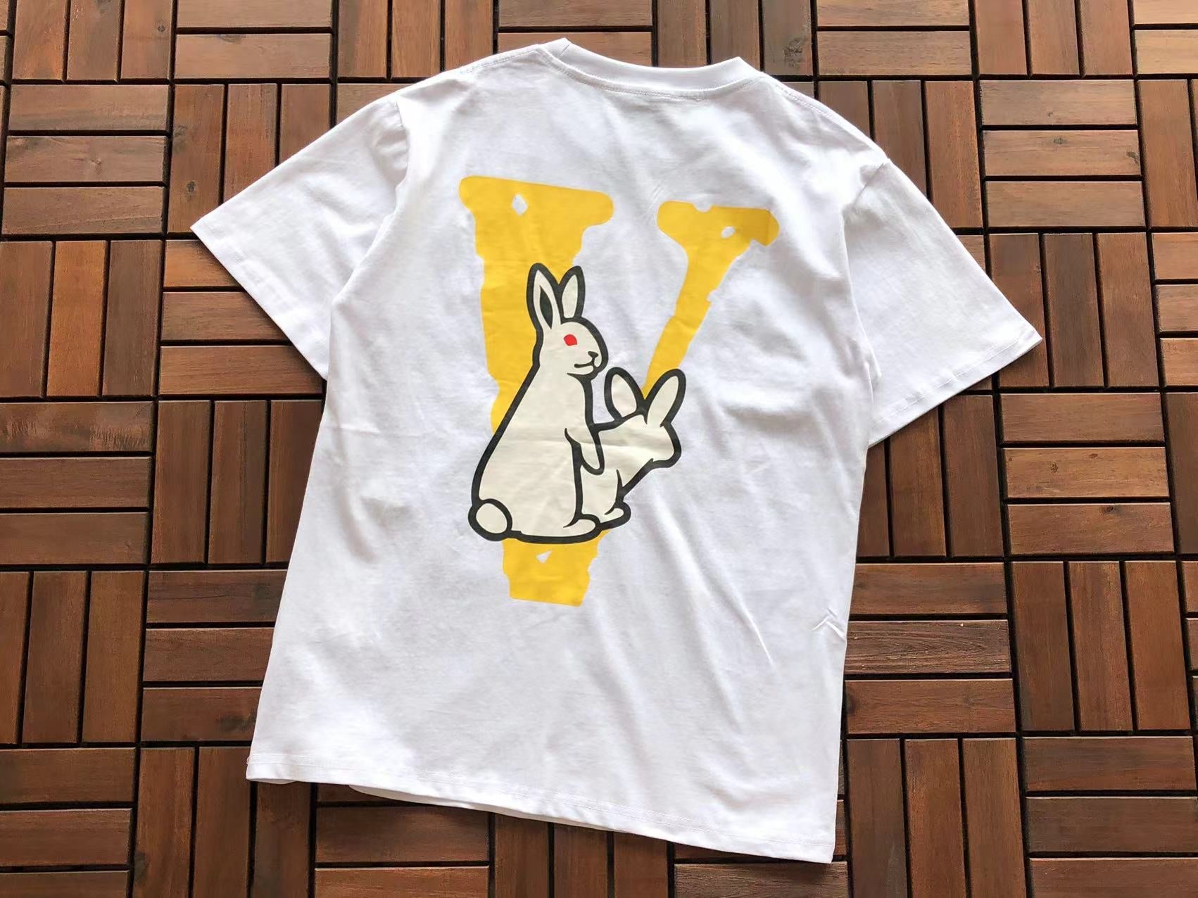 T-Shirt VLone Love.