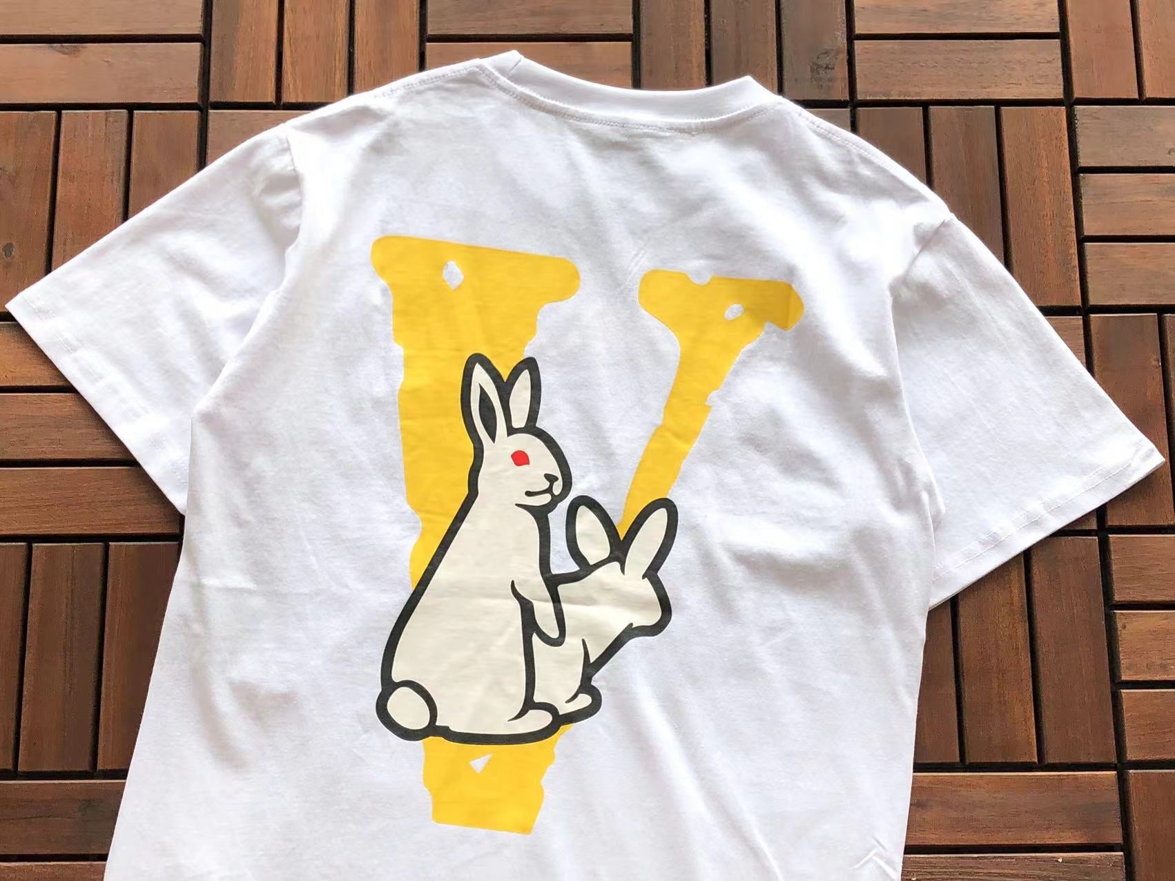 T-Shirt VLone Love.