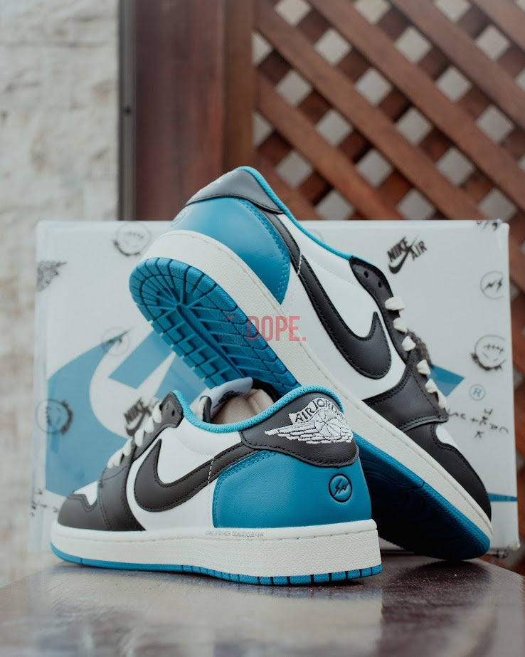 Jordan 1 Retro Low OG SP Fragment x Travis Scott