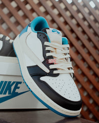 Jordan 1 Retro Low OG SP Fragment x Travis Scott