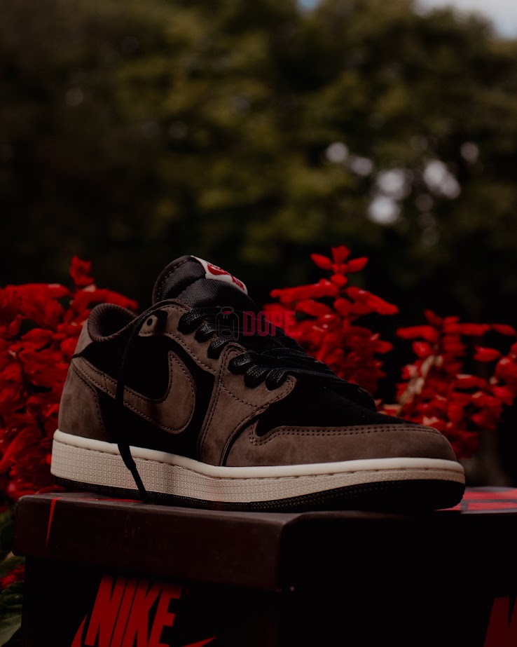 Jordan 1 Retro Low OG SP Travis Scott Mocha