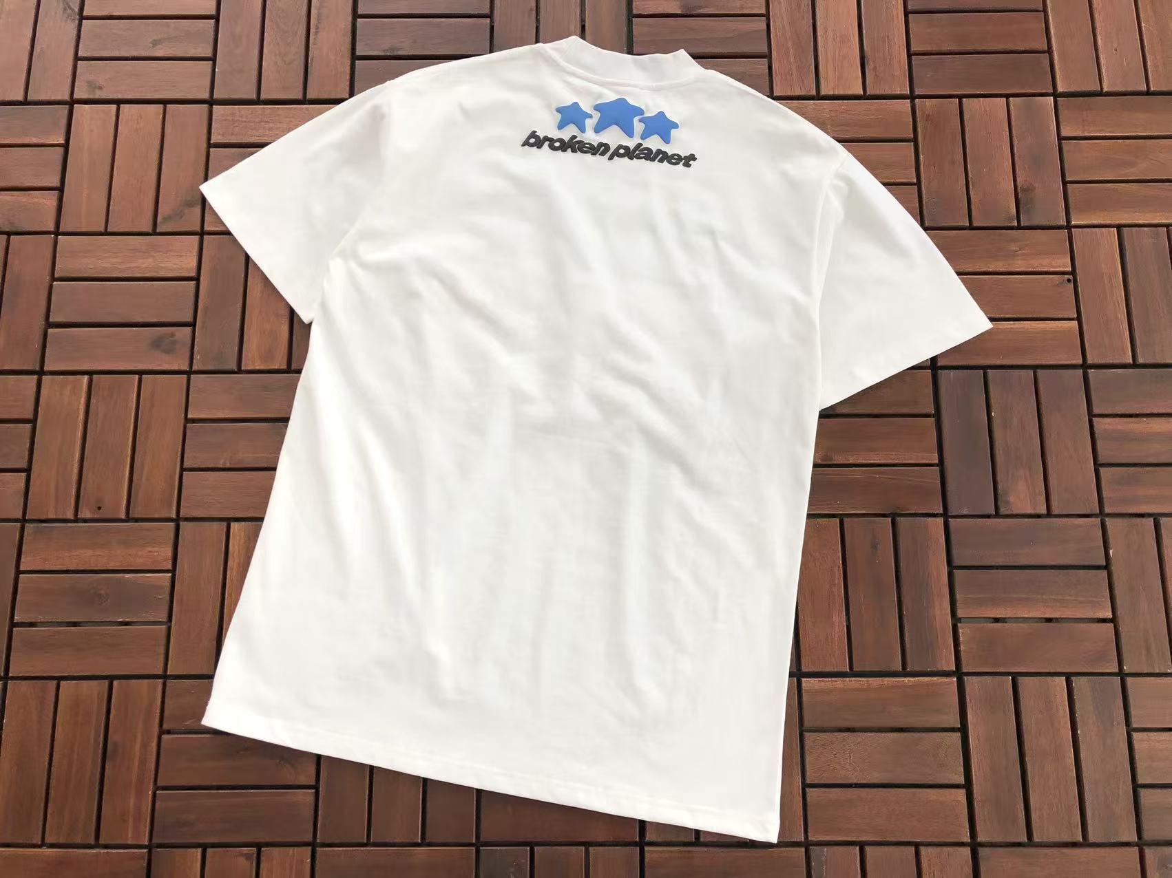 T-Shirt Broken Planet