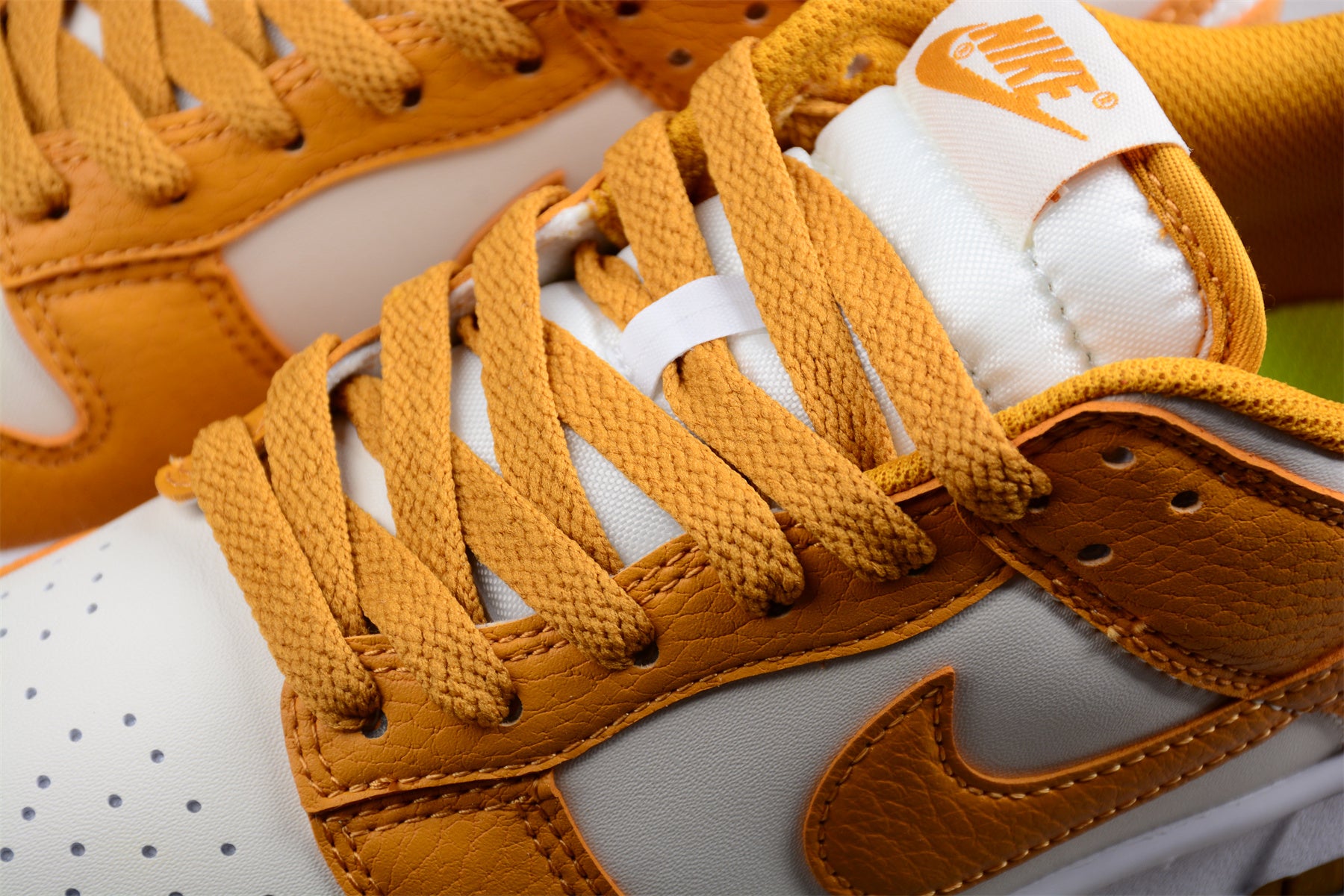 Nike Dunk University Gold