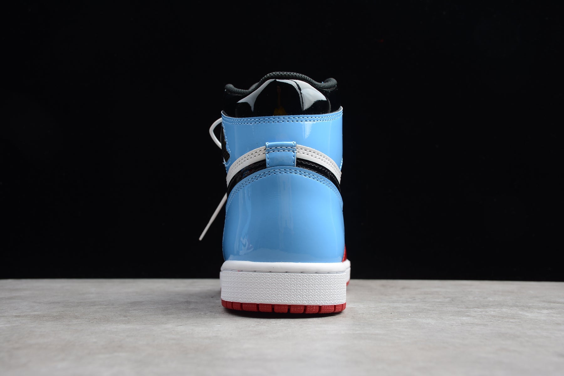 Jordan 1 Retro High Fearless UNC Chicago
