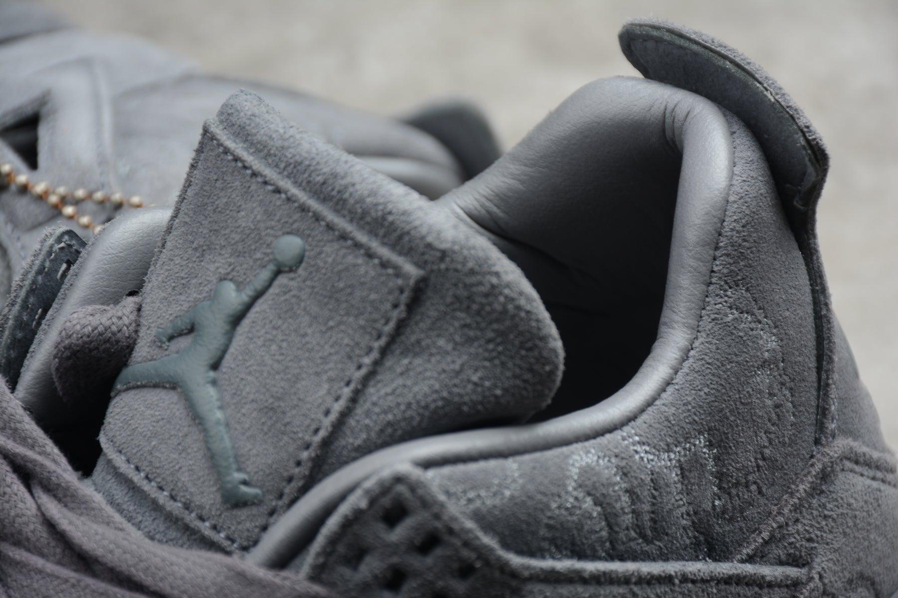 Jordan 4 Retro Kaws