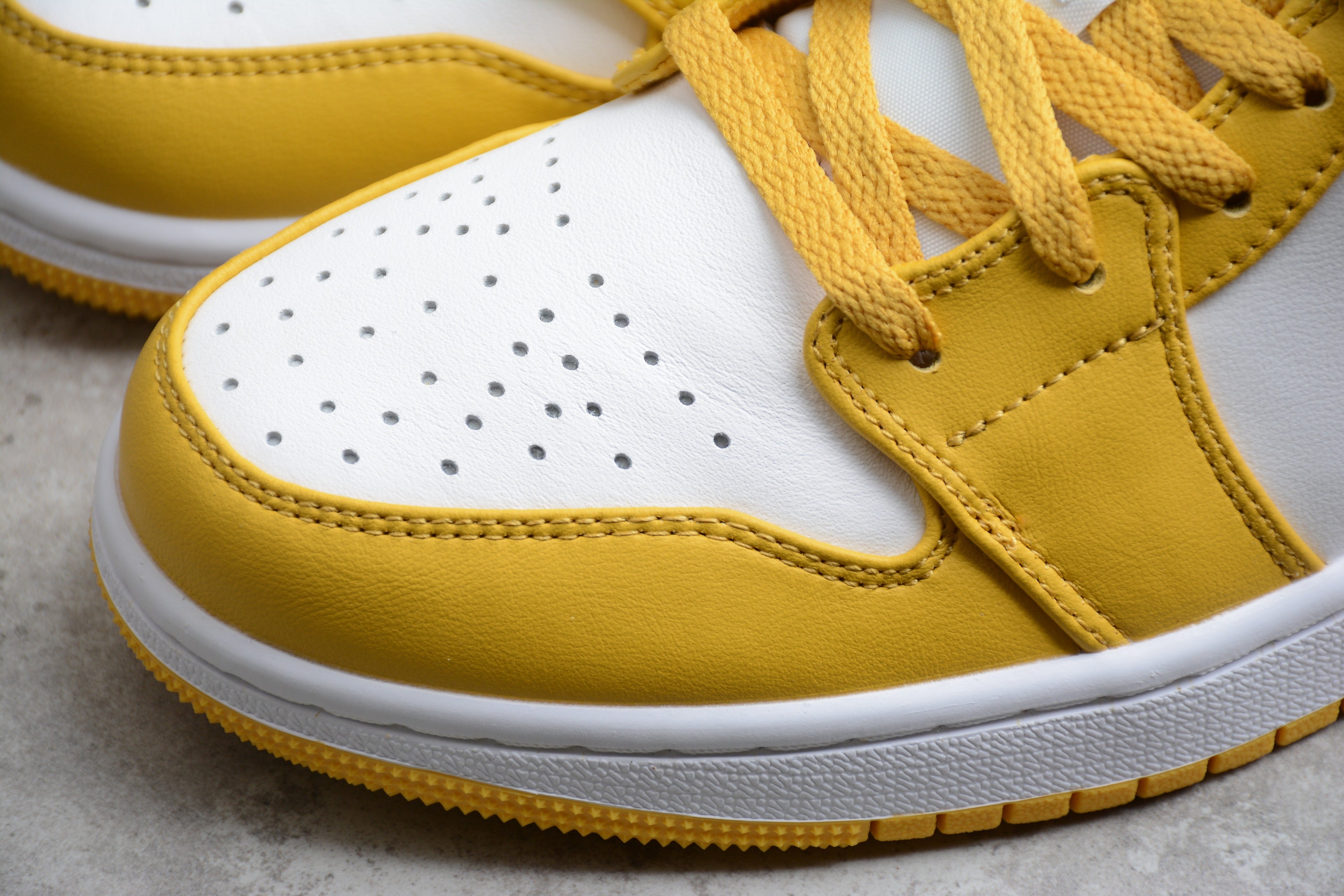 Jordan 1 Low Pollen