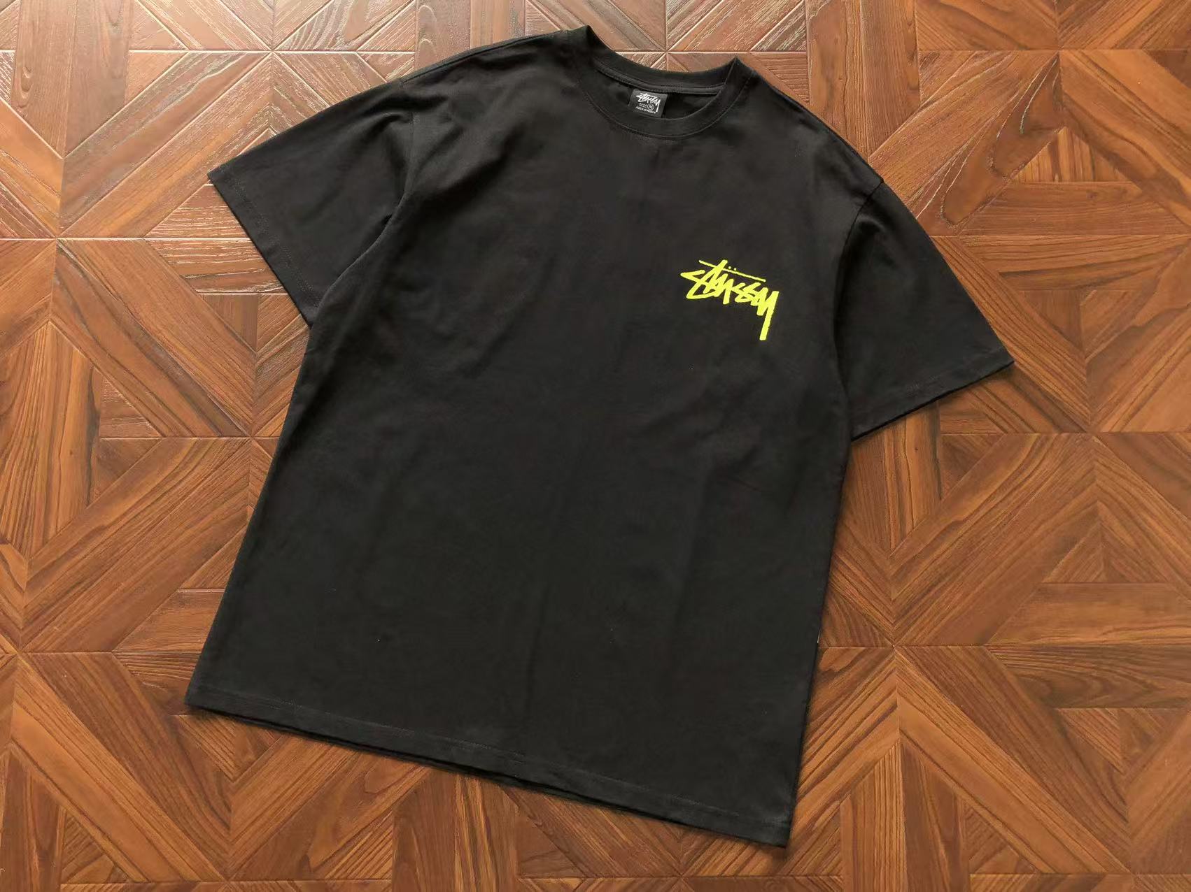 T-Shirt Stussy