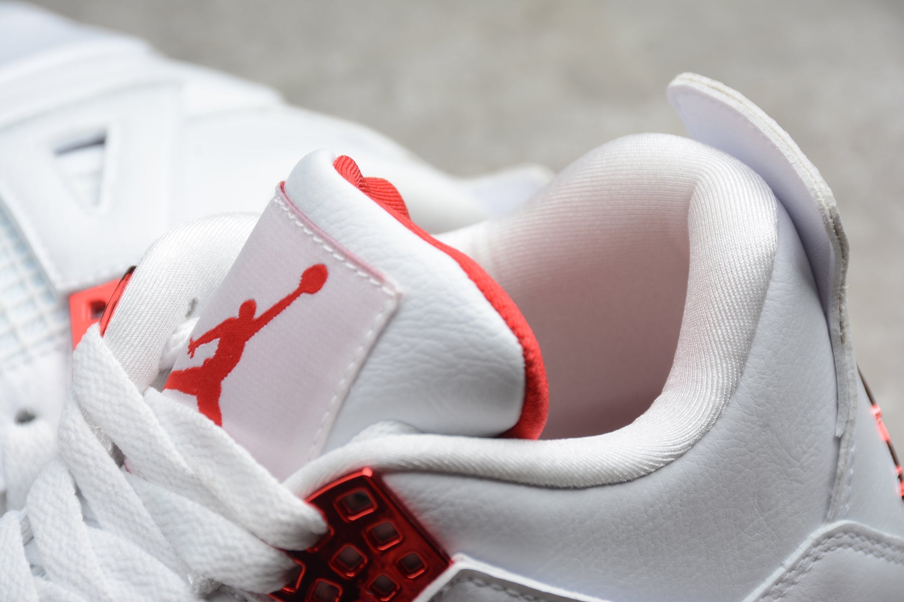 Jordan 4 Retro Metallic Red