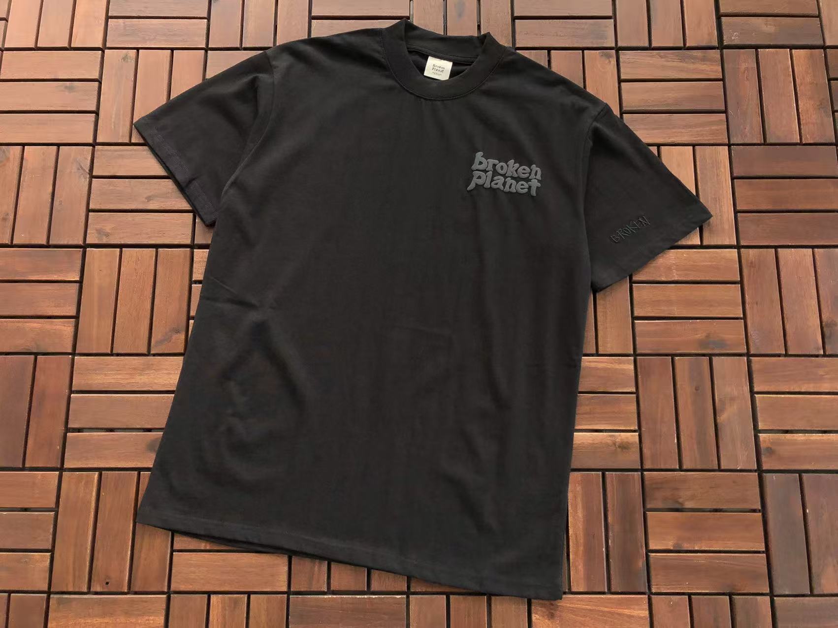 T-Shirt Broken Planet