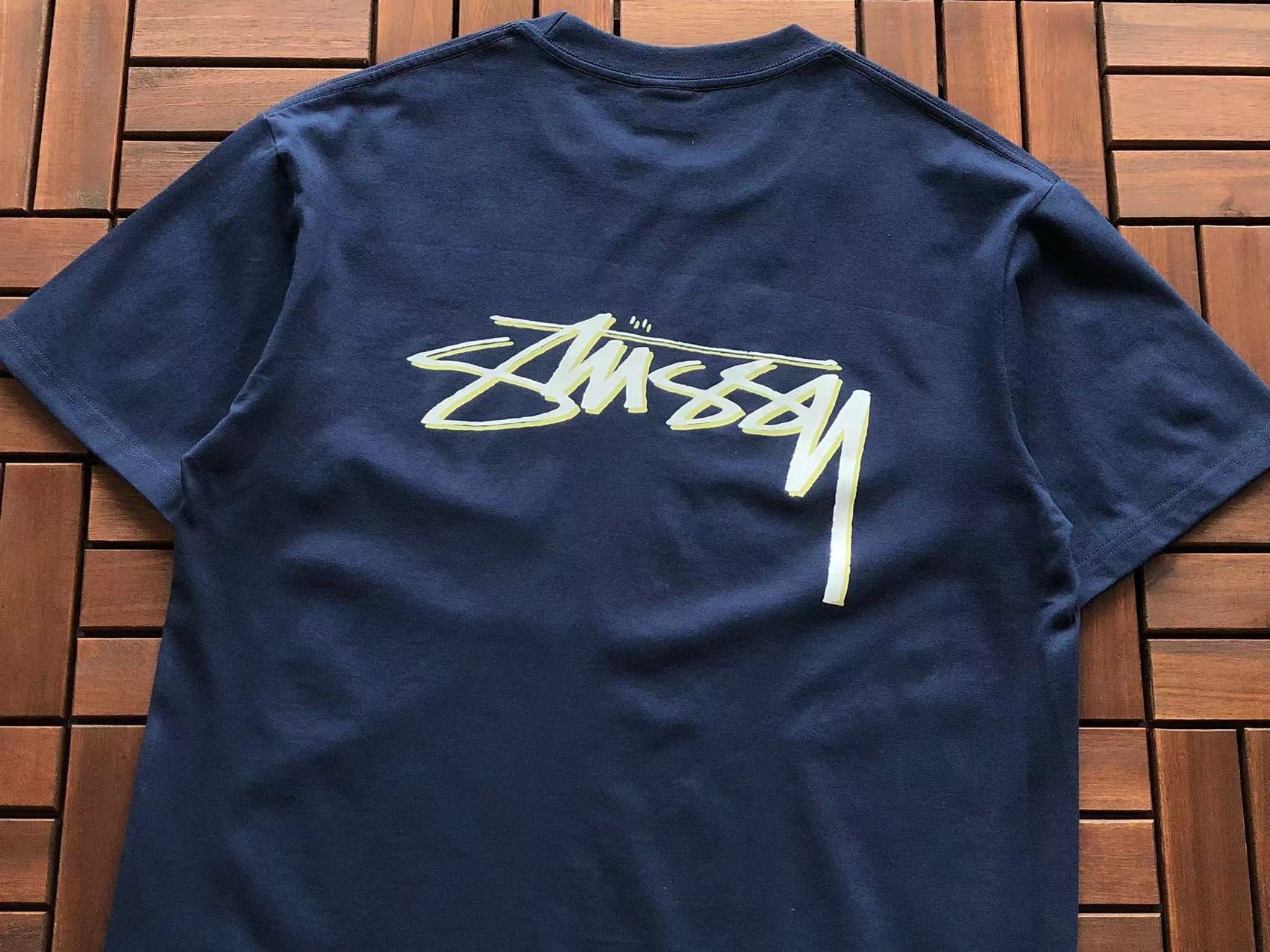 T-Shirt Stussy