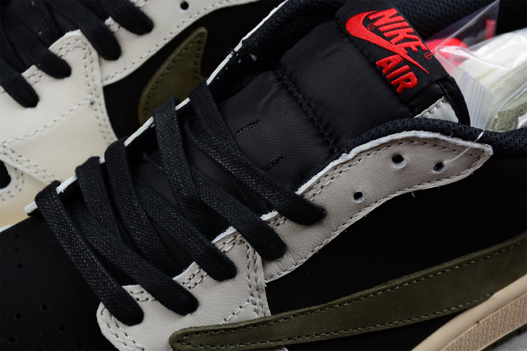 Jordan 1 Retro Low OG SP Travis Scott Olive