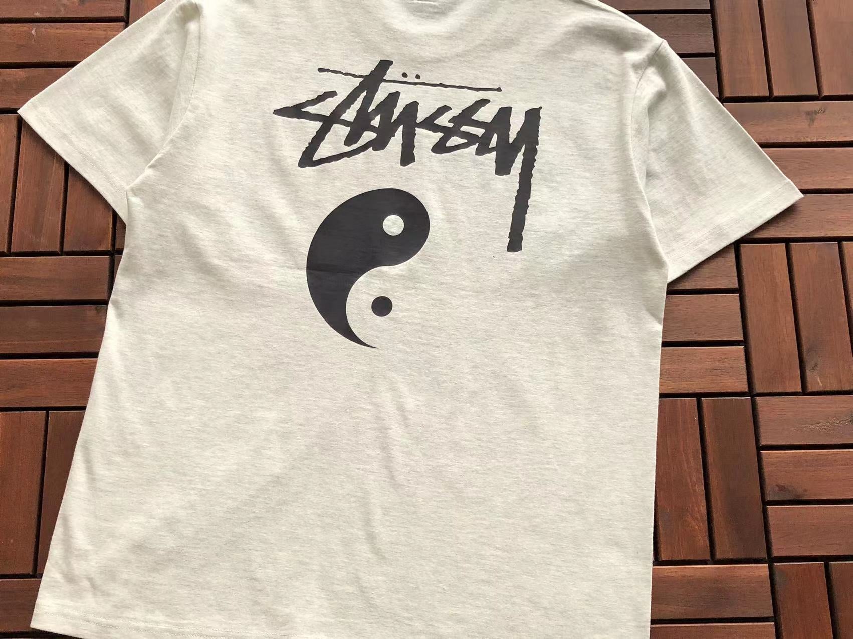 T-Shirt Stussy