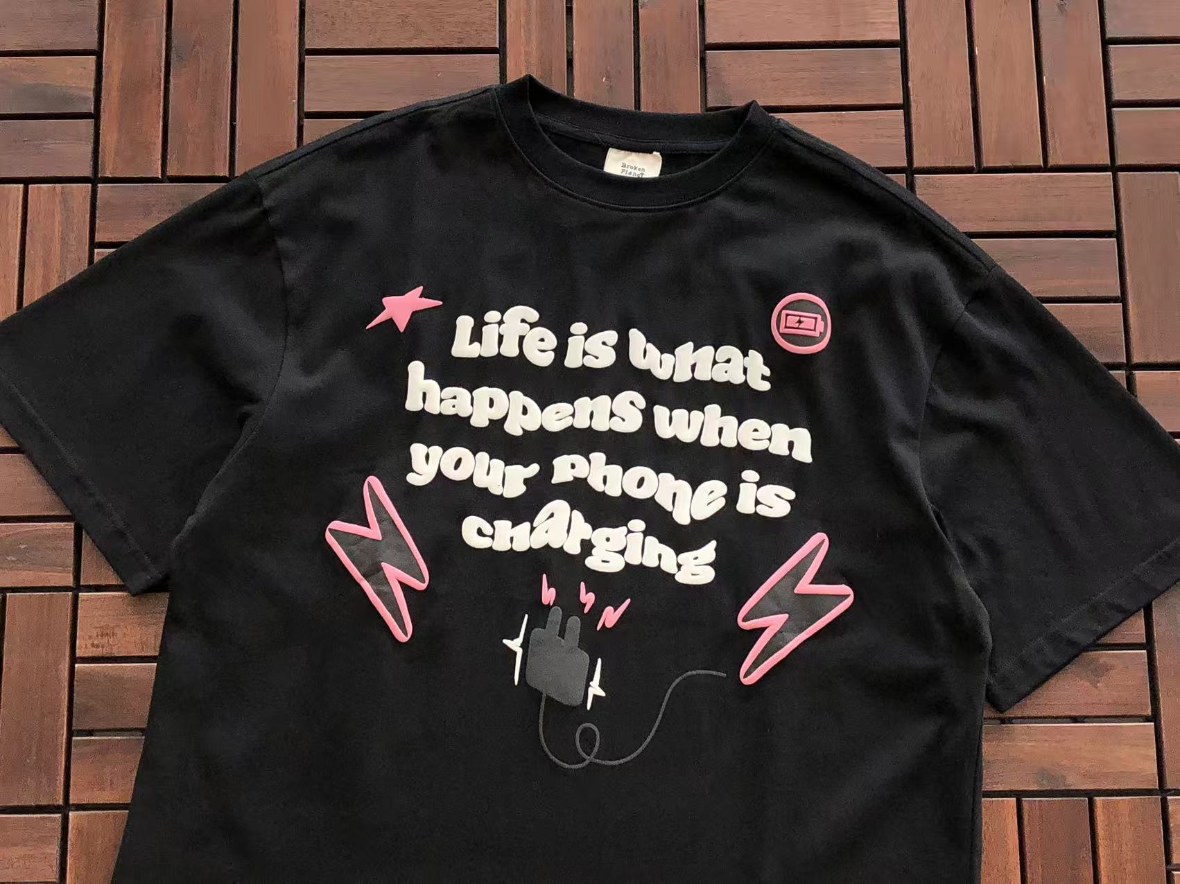T-Shirt Broken Planet