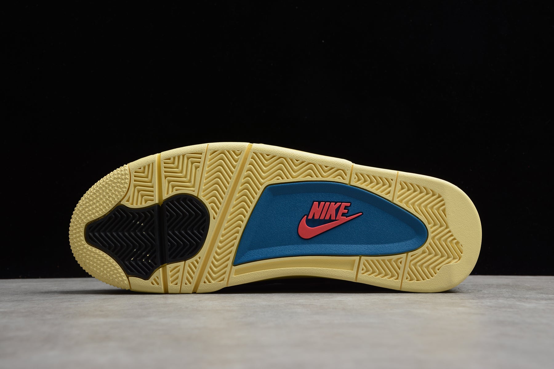 Jordan 4 Retro Union Off Noir