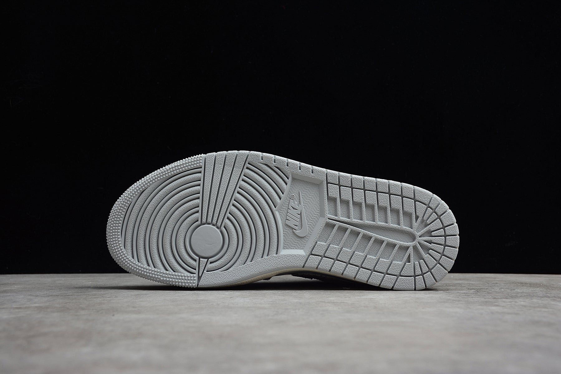 Jordan 1 Low PRM Smoke Grey Elephants