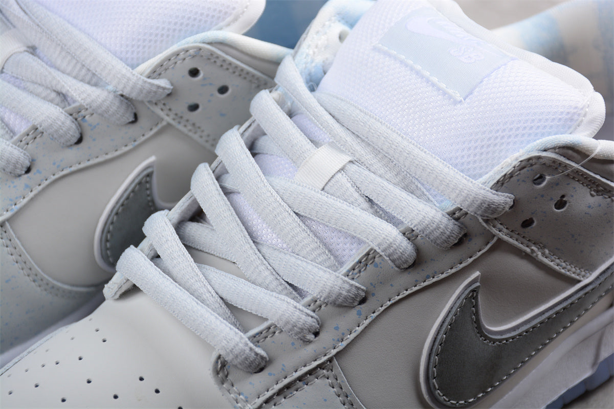 Nike Dunk SB White Lobster