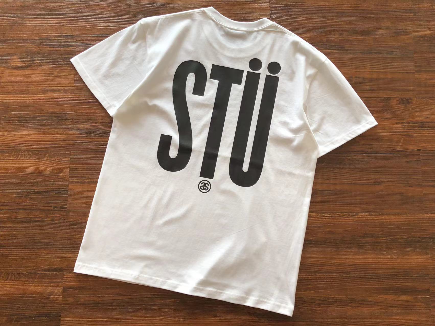 T-Shirt Stussy