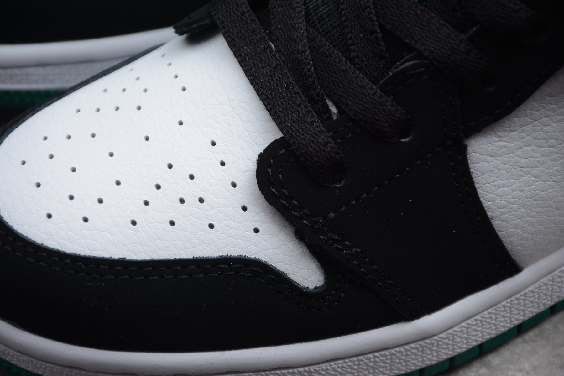 Jordan 1 Low White Black Mystic Green