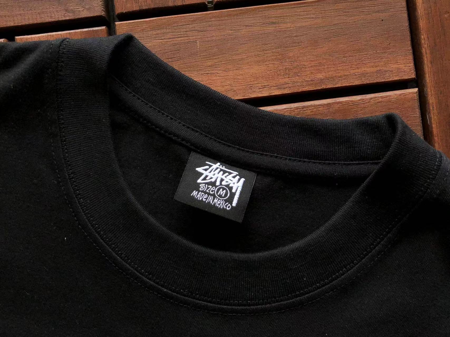 T-Shirt Stussy