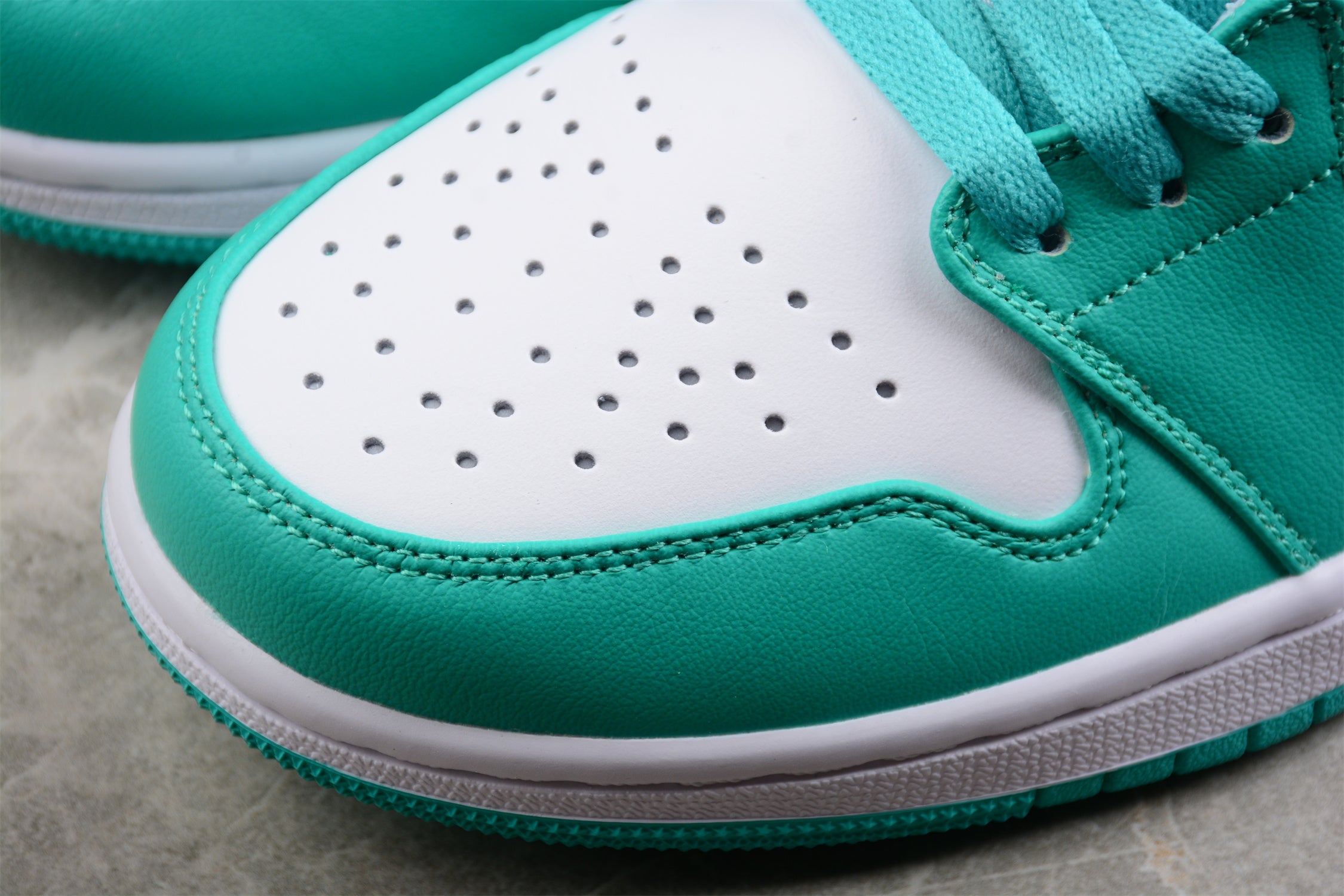 Jordan 1 Low New Emerald