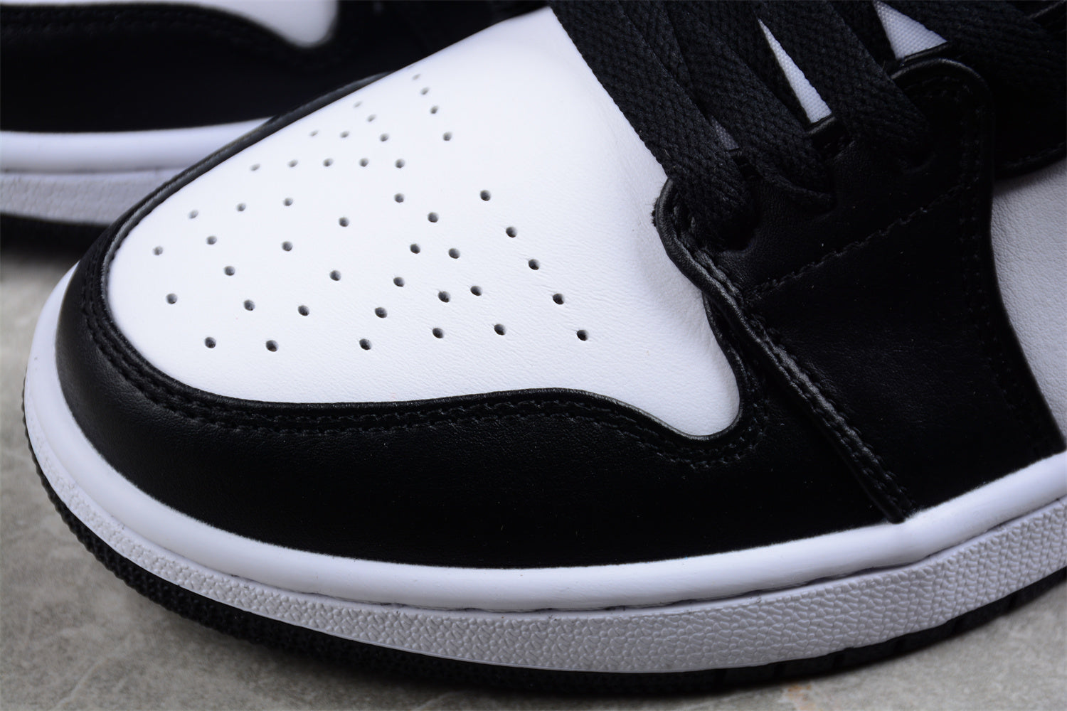 Jordan 1 Low Panda
