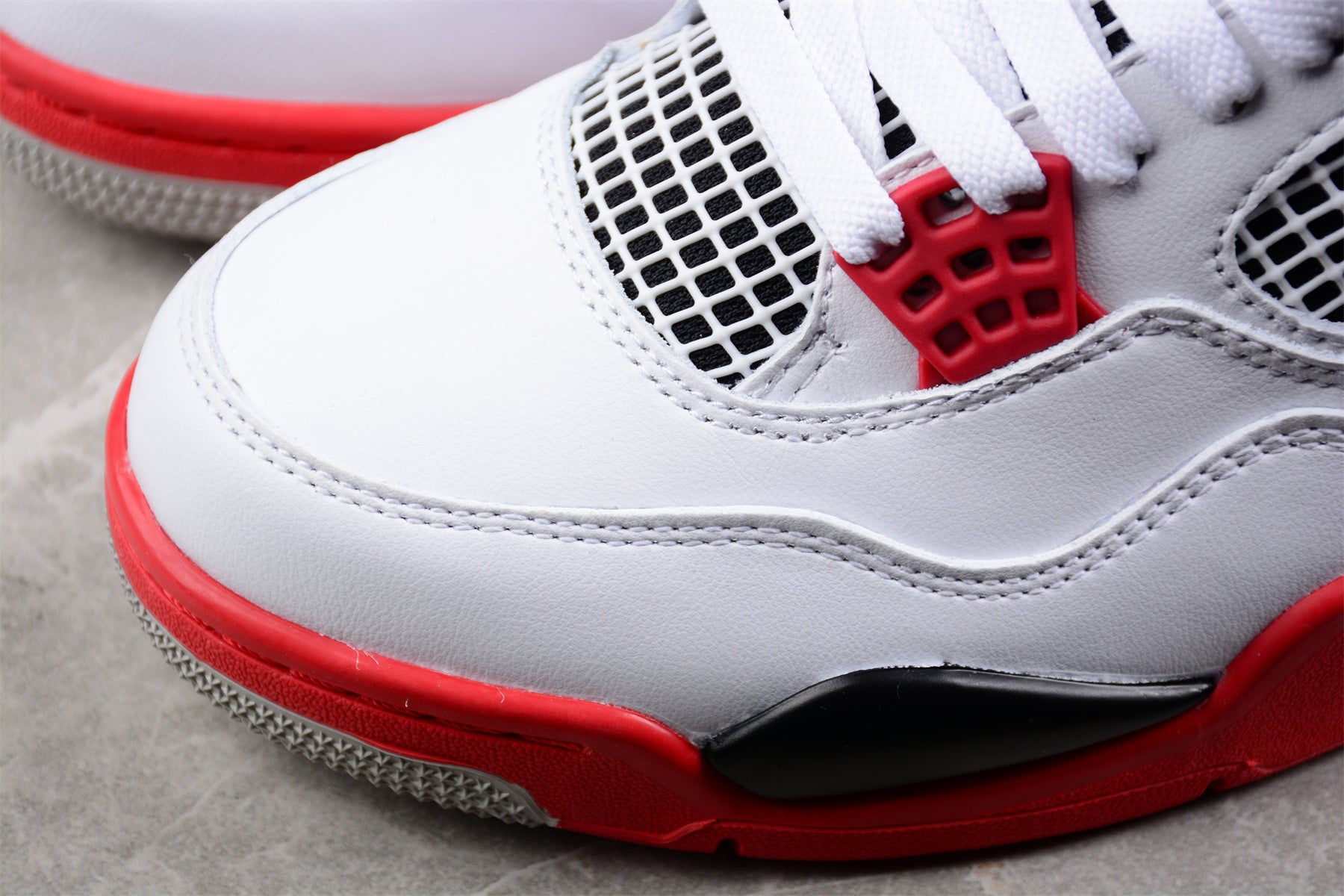 Jordan 4 Retro Fire Red